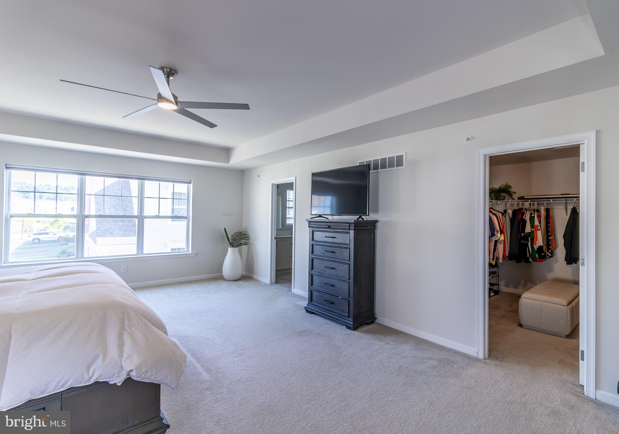 EAST VILLAGE - Residential