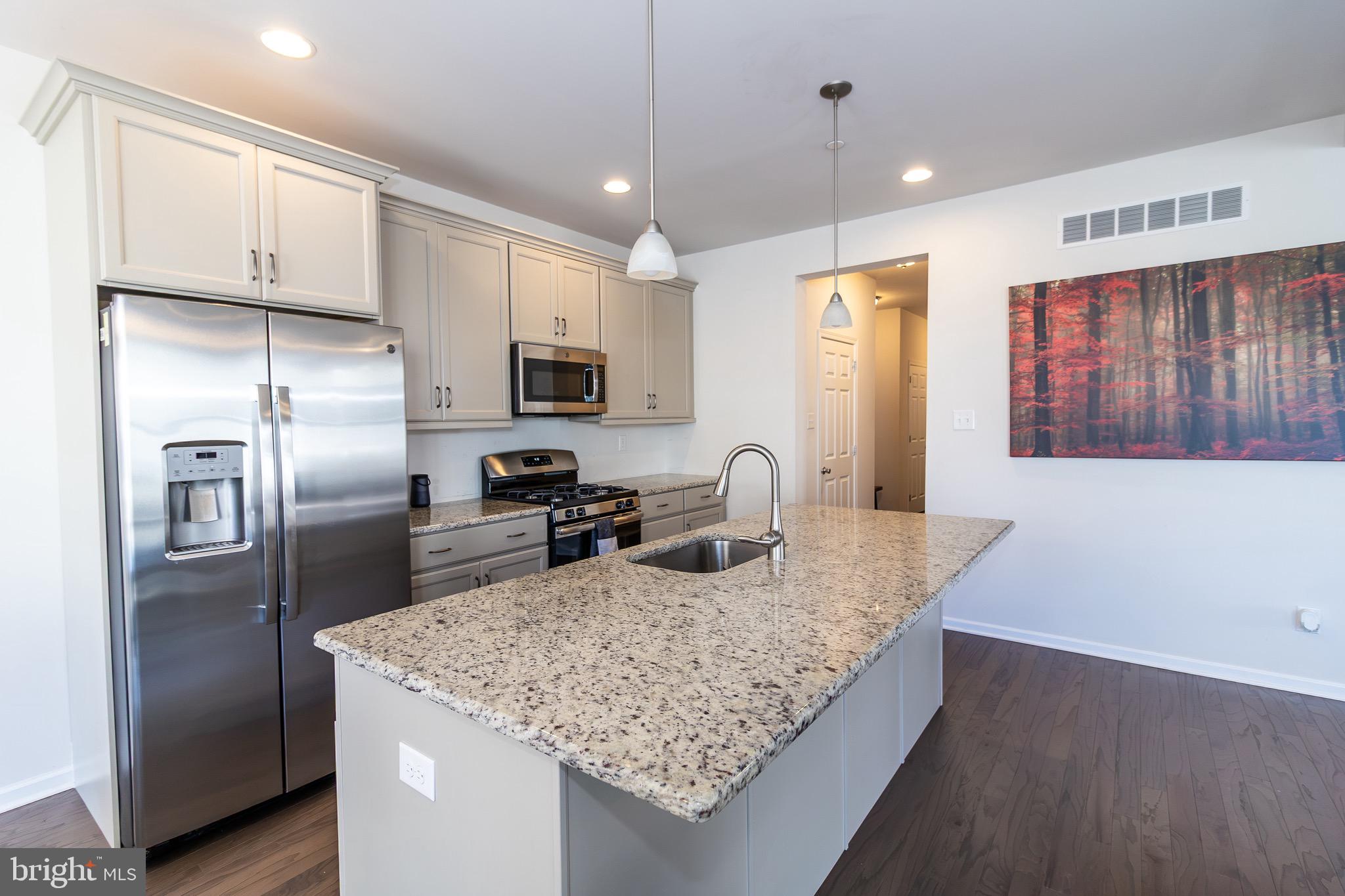 EAST VILLAGE - Residential
