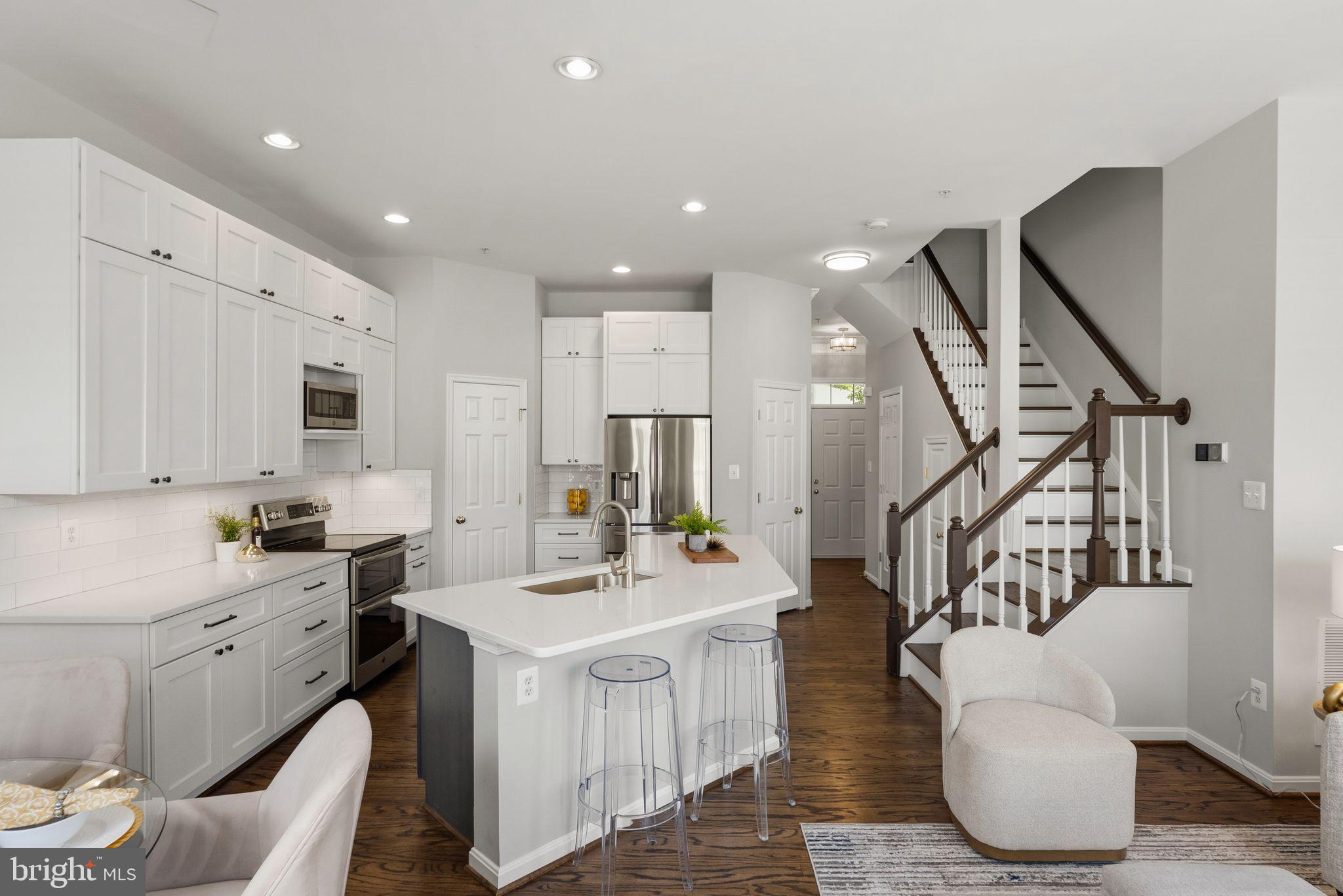LAKELANDS - Residential