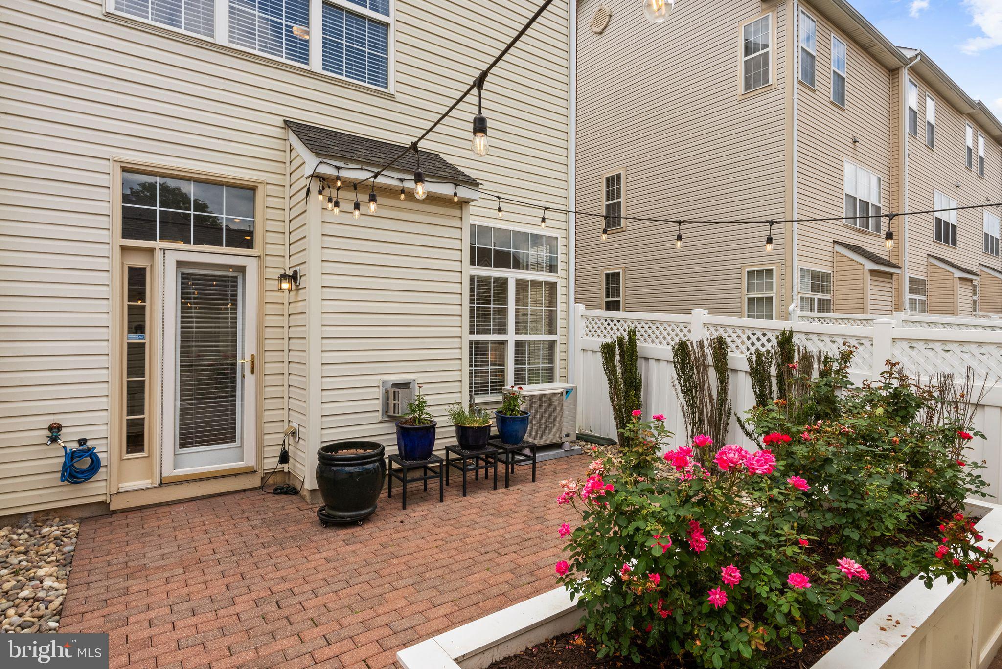 LAKELANDS - Residential