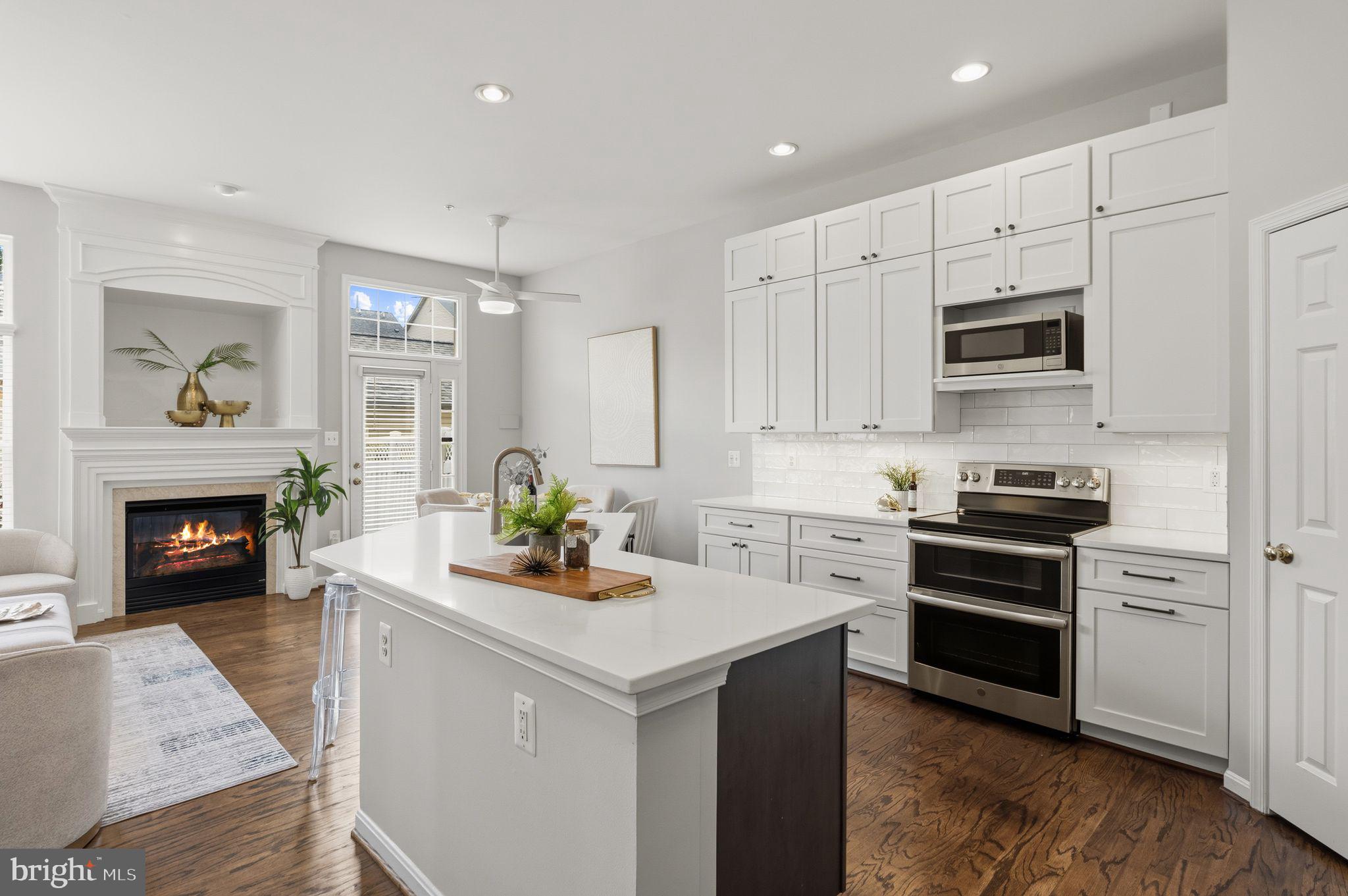 LAKELANDS - Residential