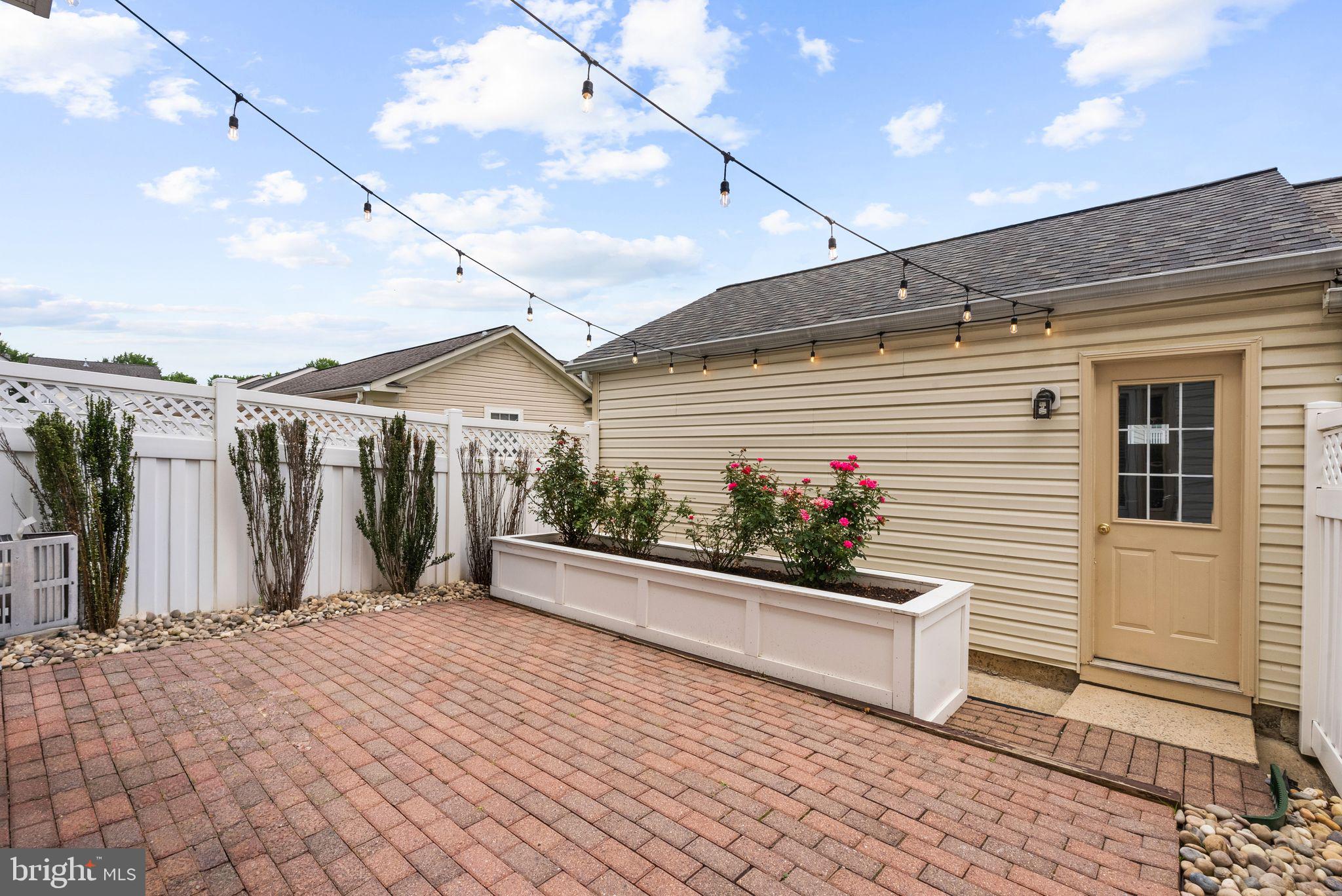 LAKELANDS - Residential