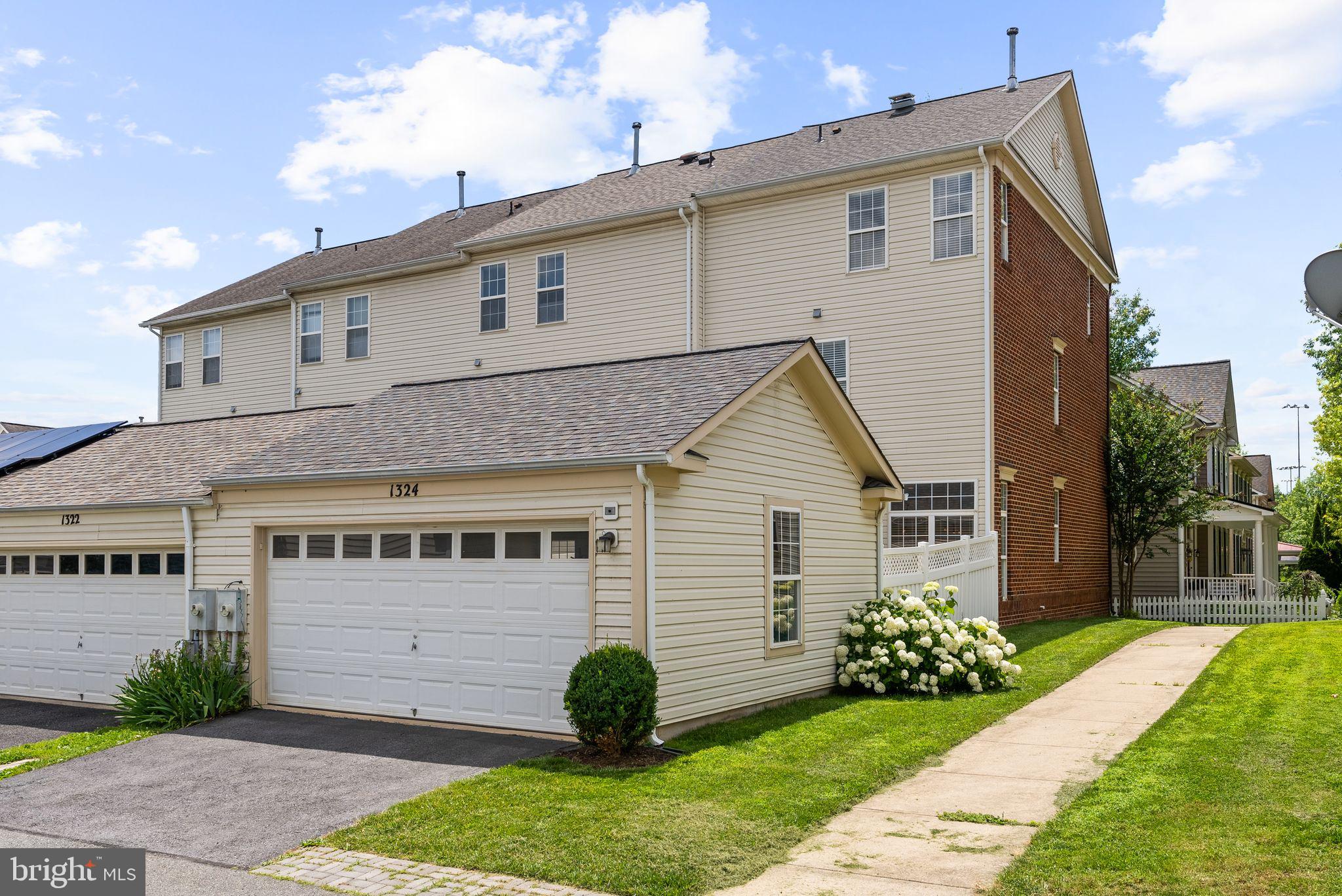 LAKELANDS - Residential