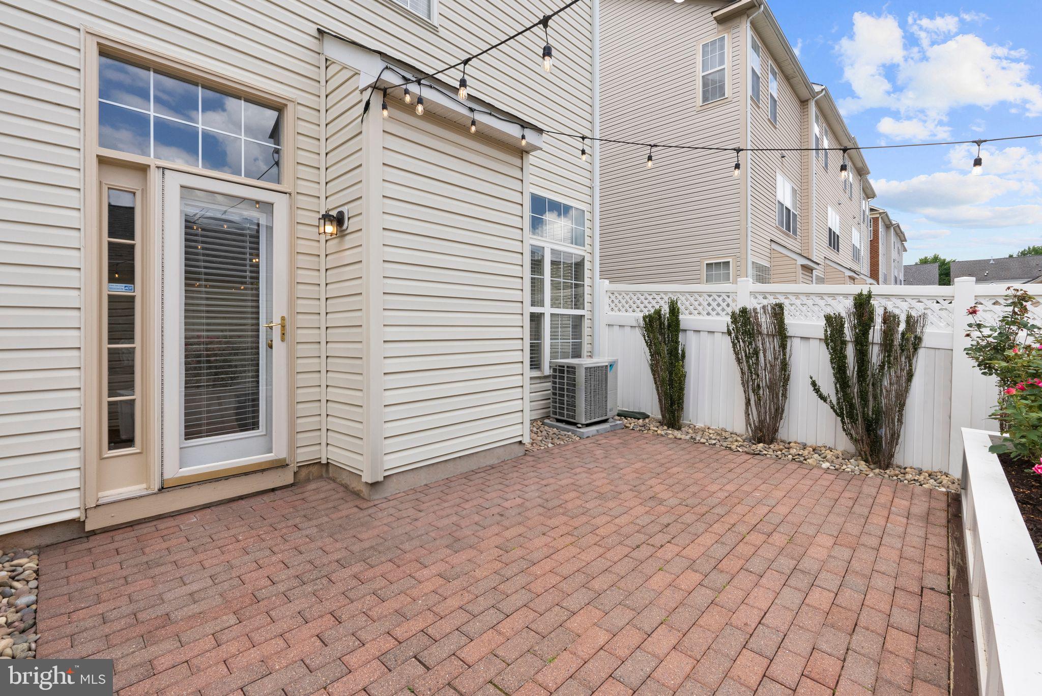 LAKELANDS - Residential