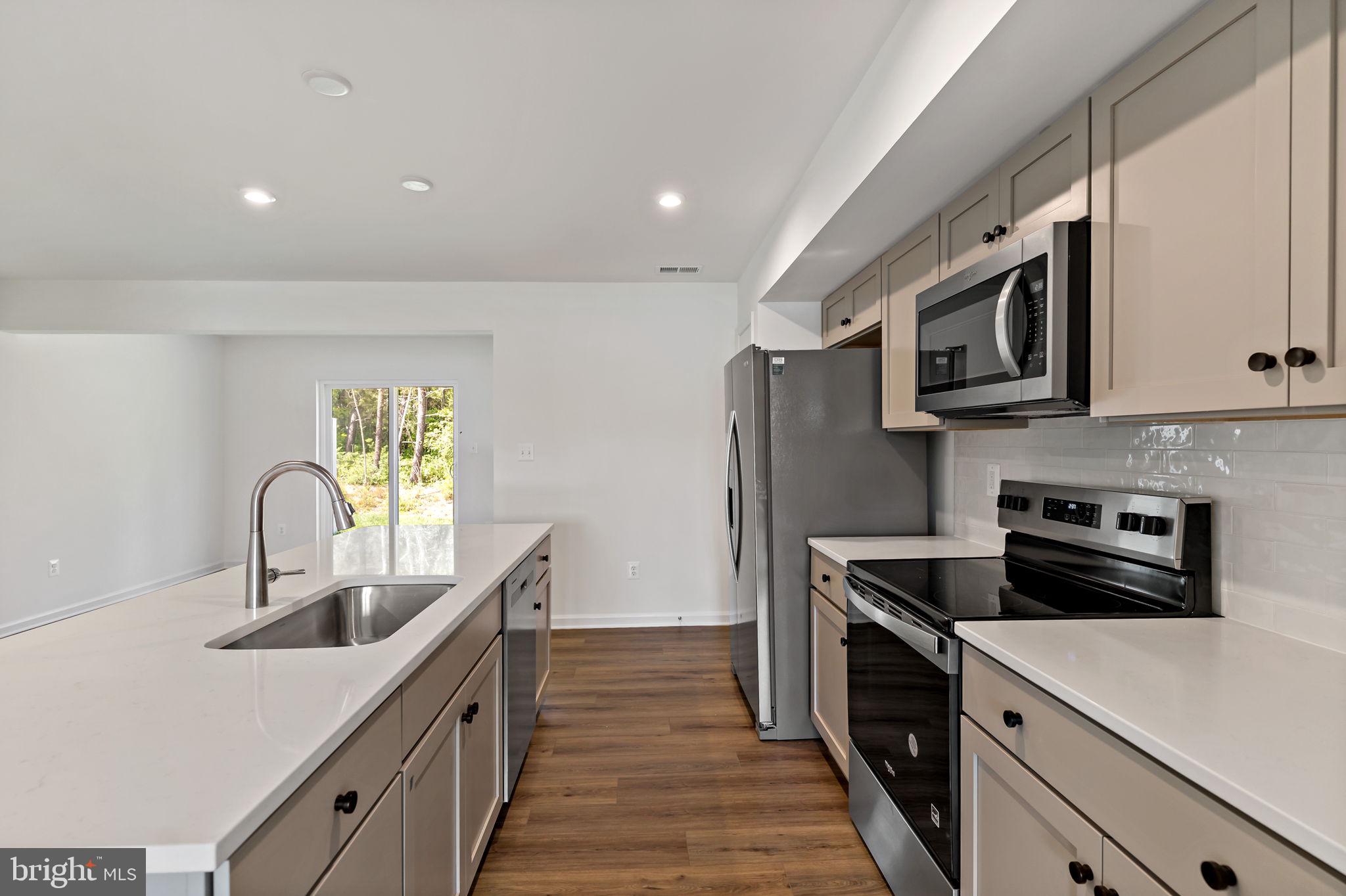 WHISPERING PINES - Residential