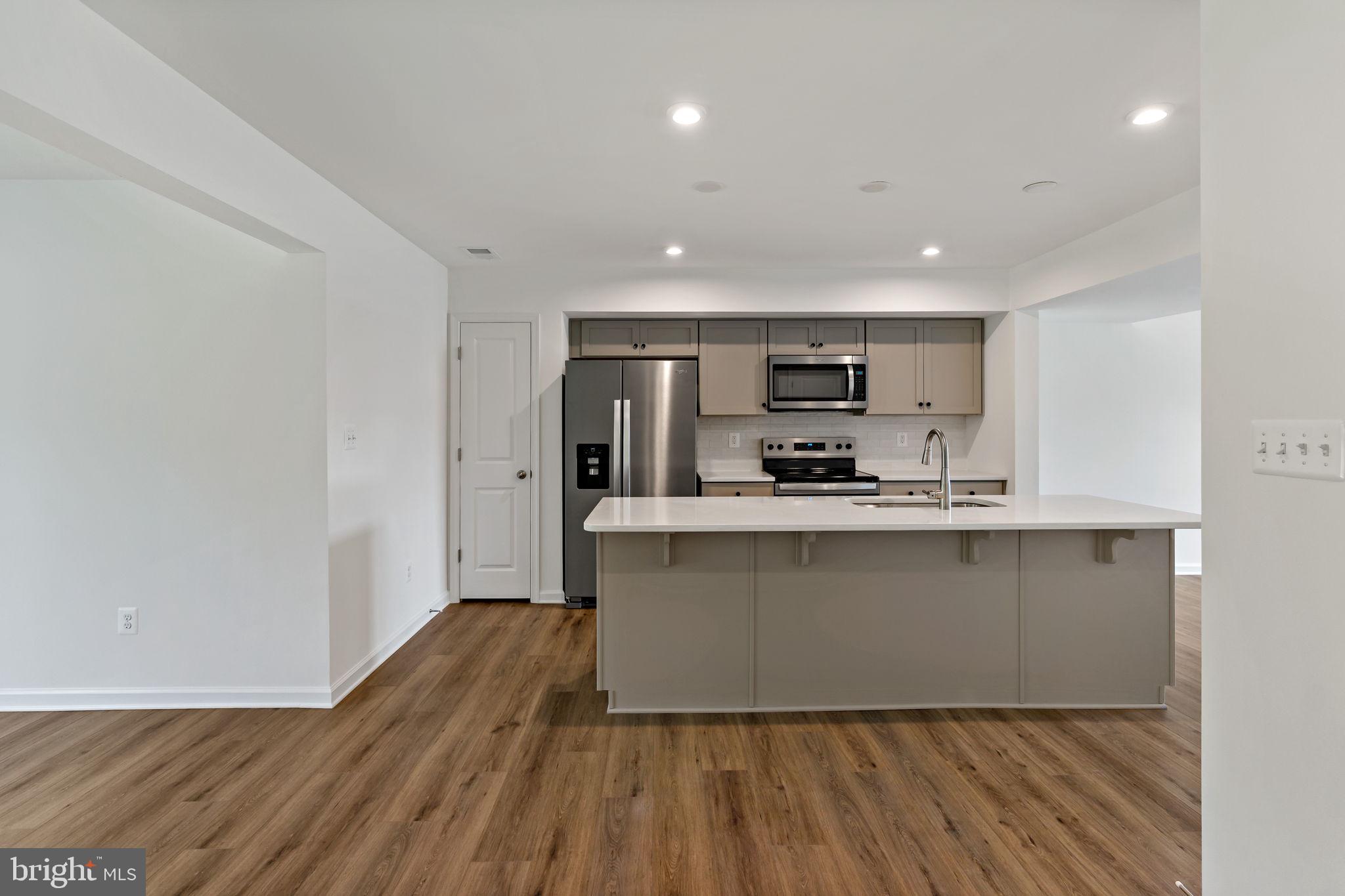 WHISPERING PINES - Residential
