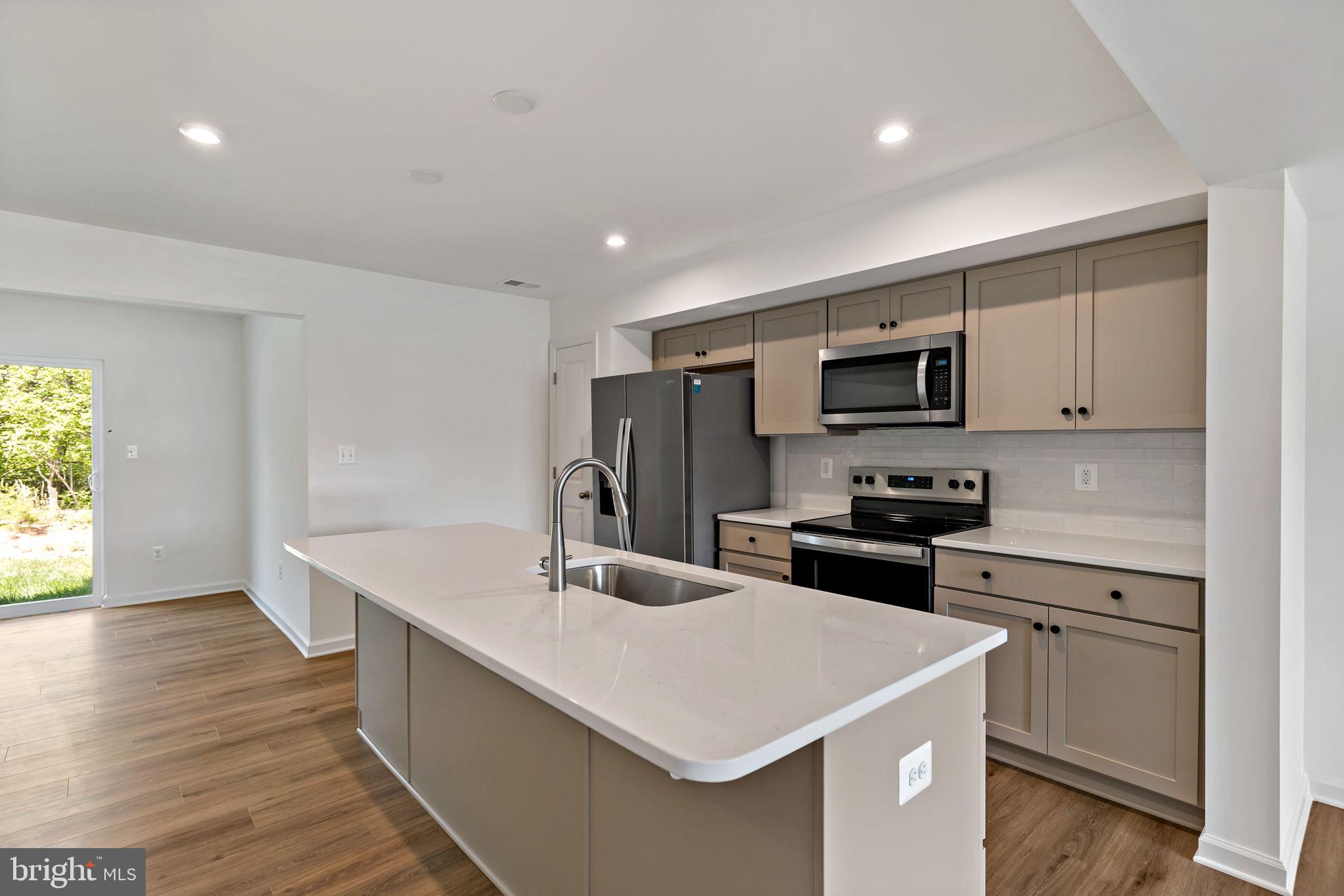 WHISPERING PINES - Residential