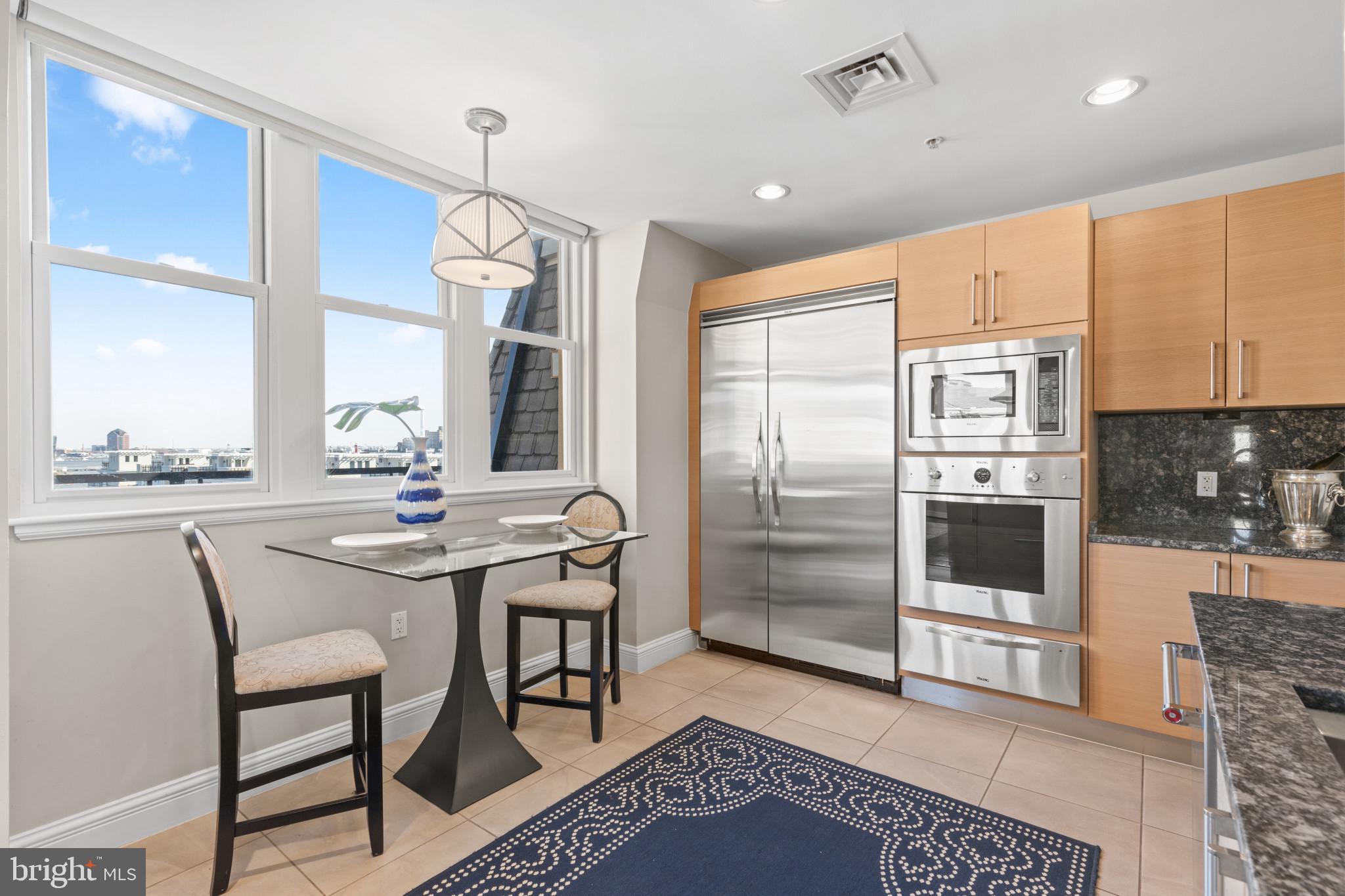 THE RITZ-CARLTON RESIDENCES - Residential