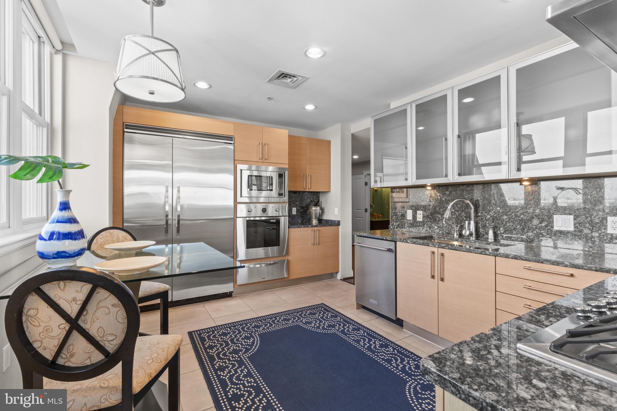THE RITZ-CARLTON RESIDENCES - Residential