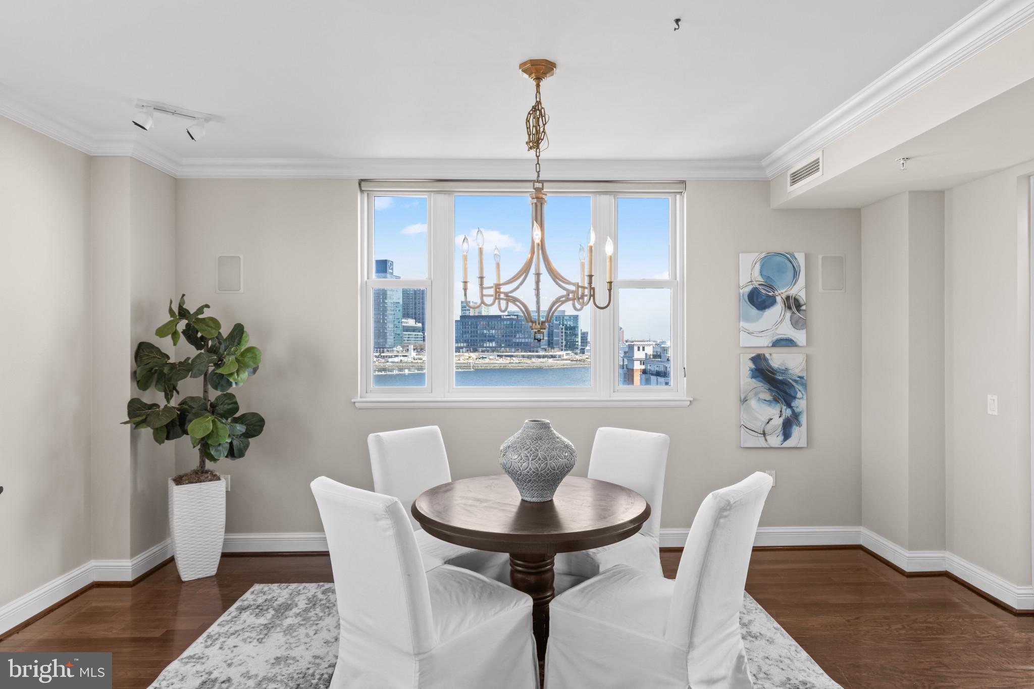 THE RITZ-CARLTON RESIDENCES - Residential