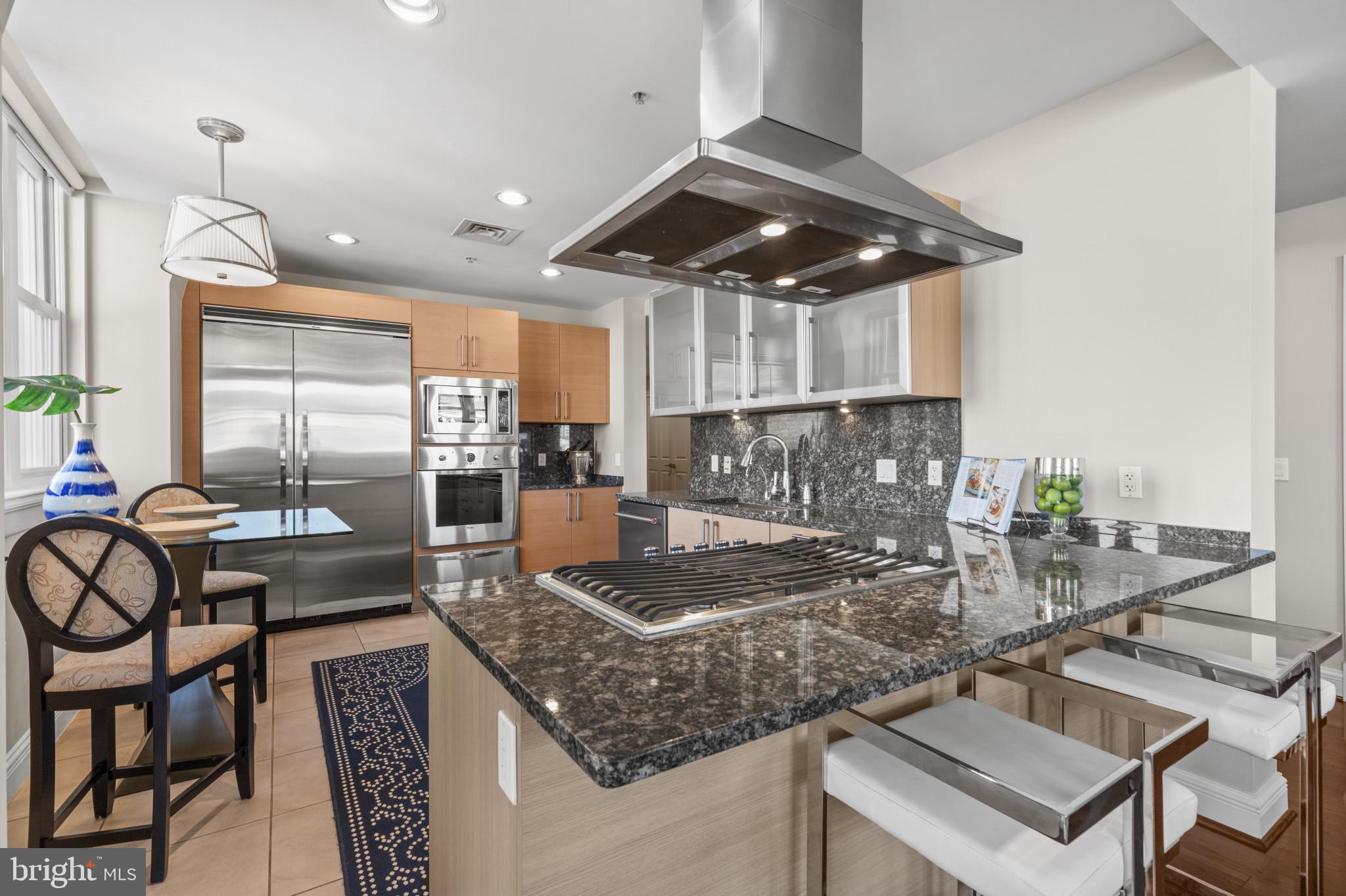 THE RITZ-CARLTON RESIDENCES - Residential