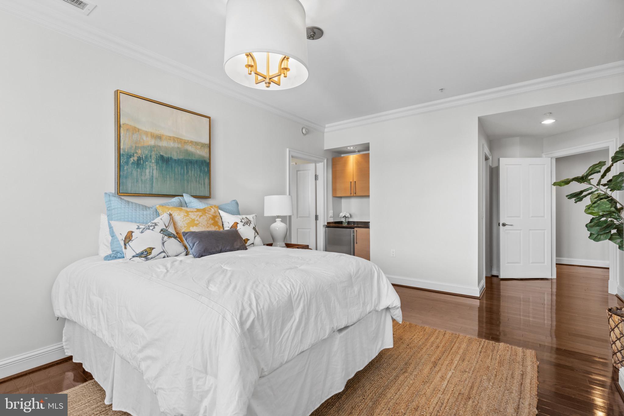THE RITZ-CARLTON RESIDENCES - Residential