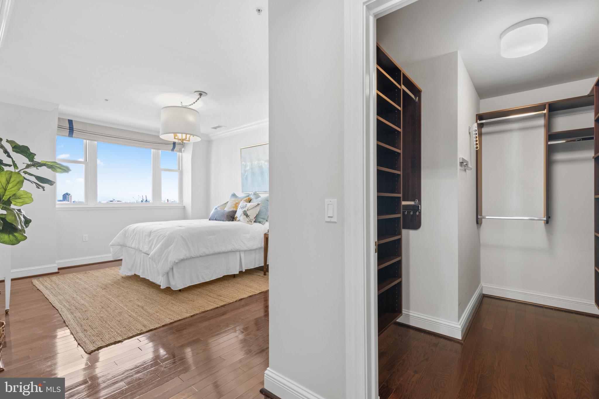 THE RITZ-CARLTON RESIDENCES - Residential