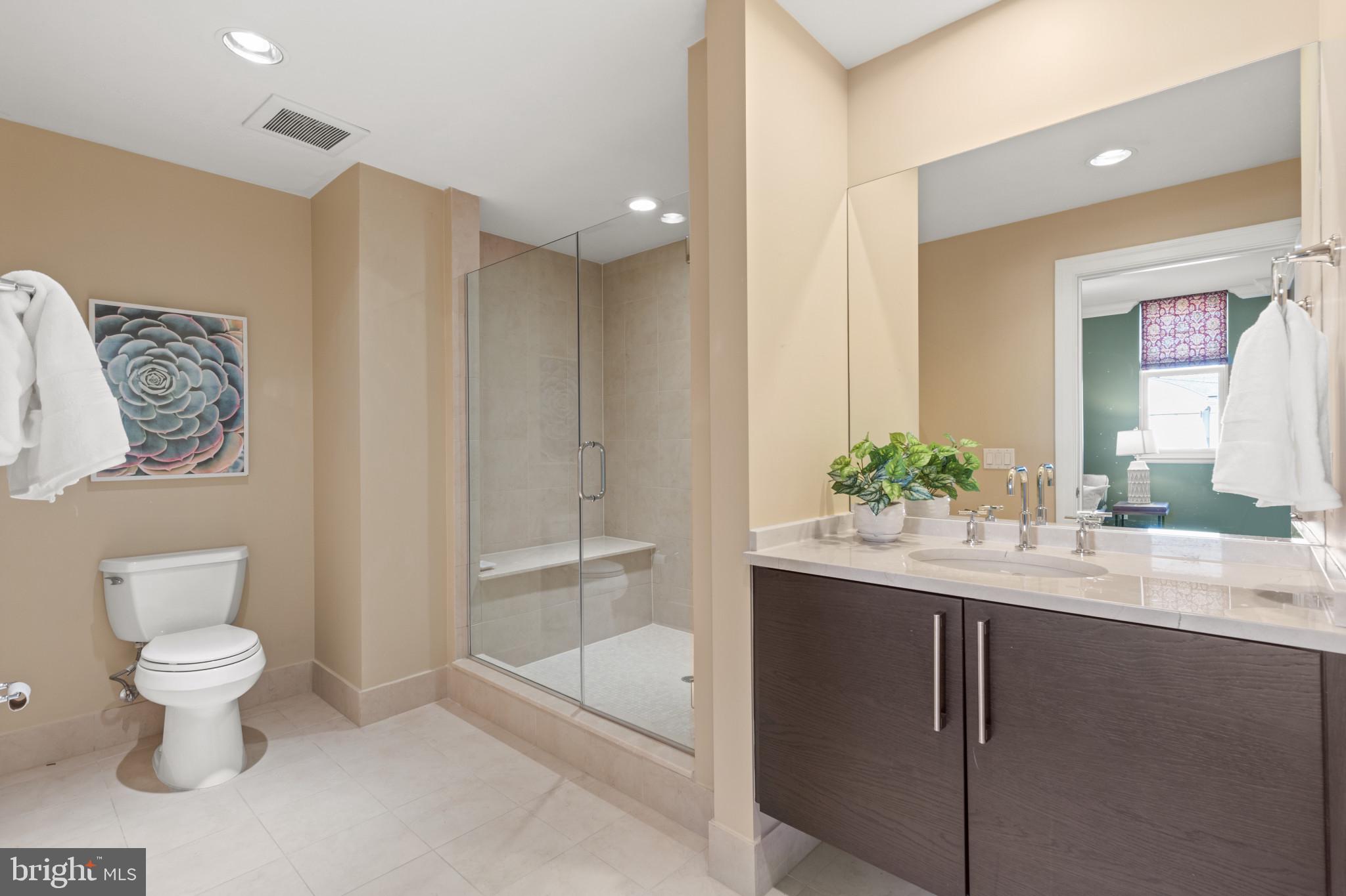 THE RITZ-CARLTON RESIDENCES - Residential