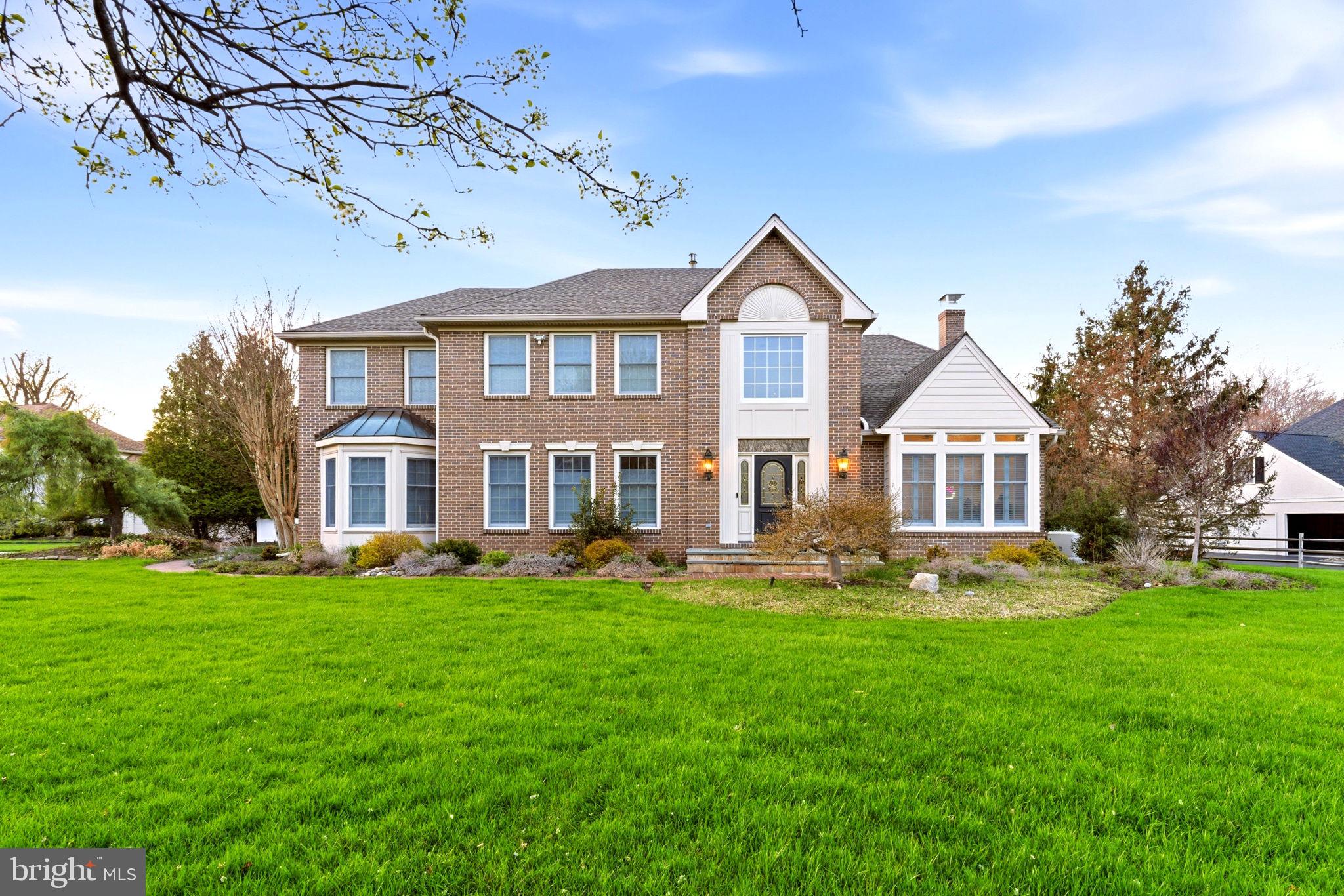 THE RIDINGS OF WHI - Residential