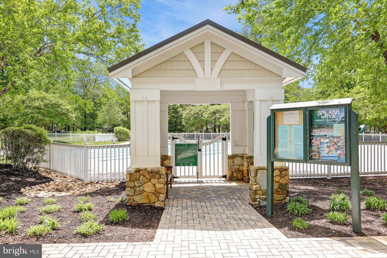 STONEHOUSE - Residential