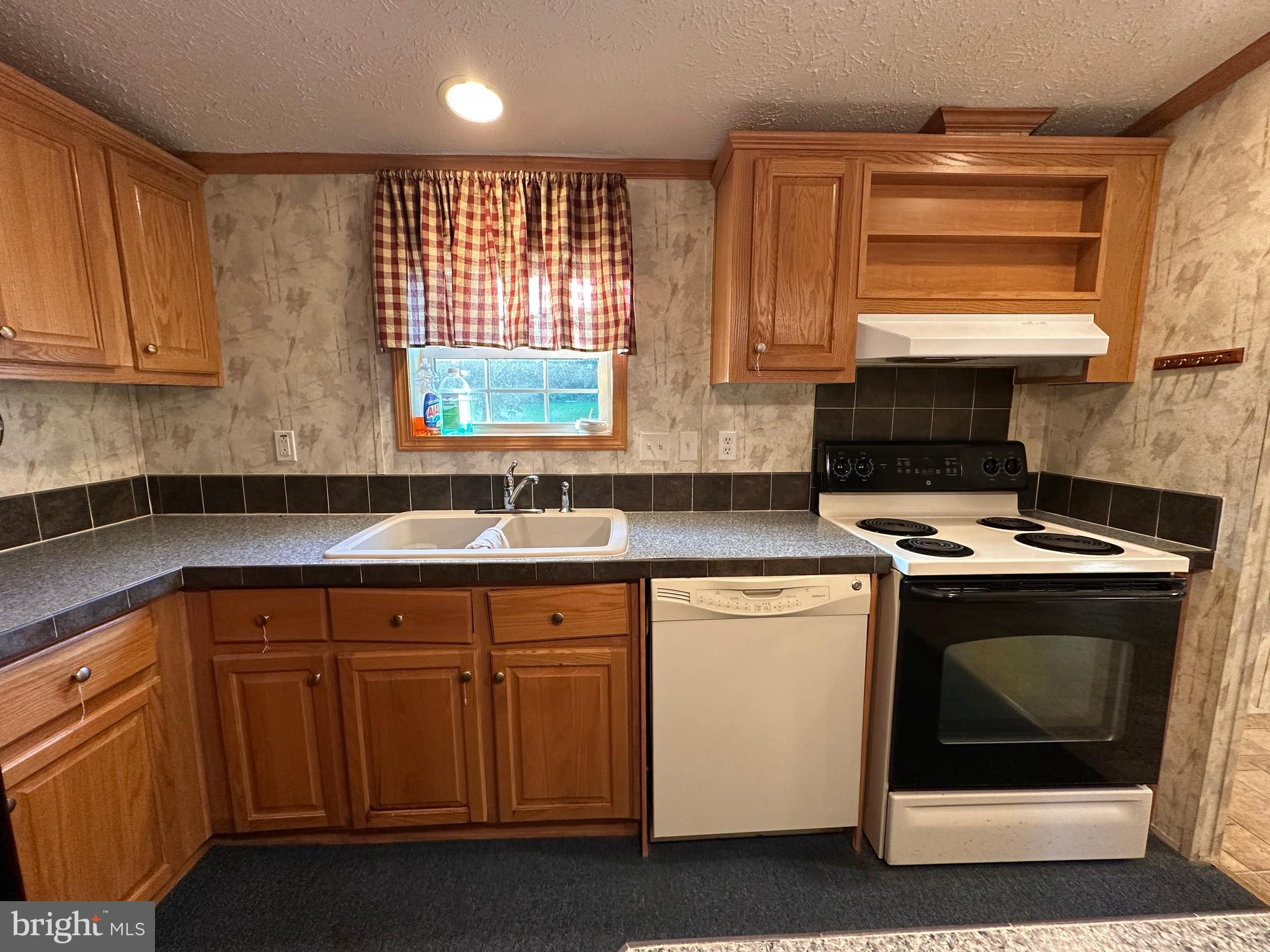 NONE - AYR TOWNSHIP - Residential