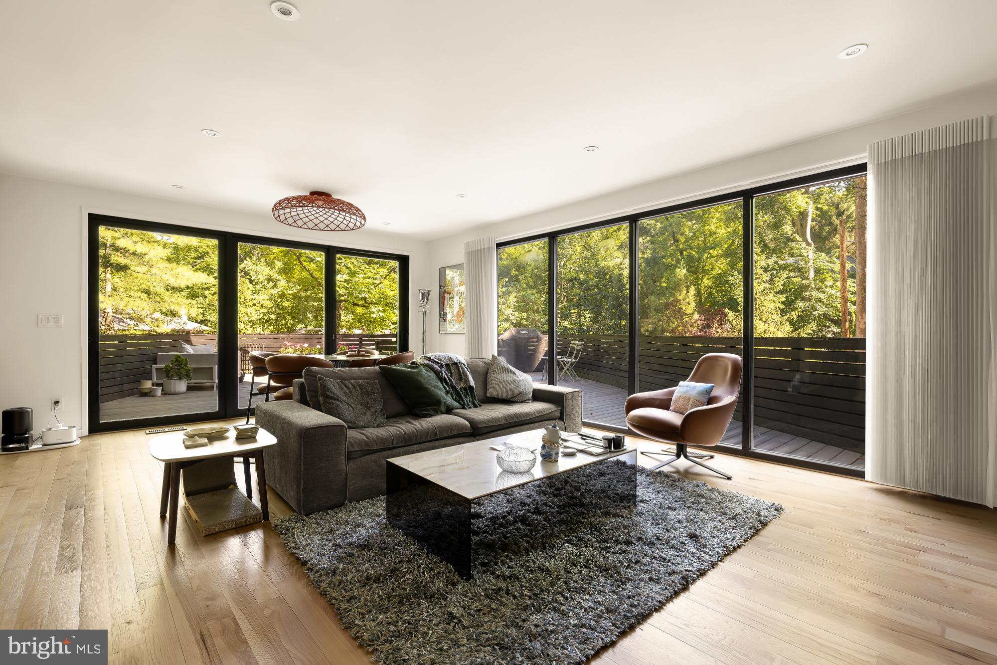 FOREST HILLS - Residential