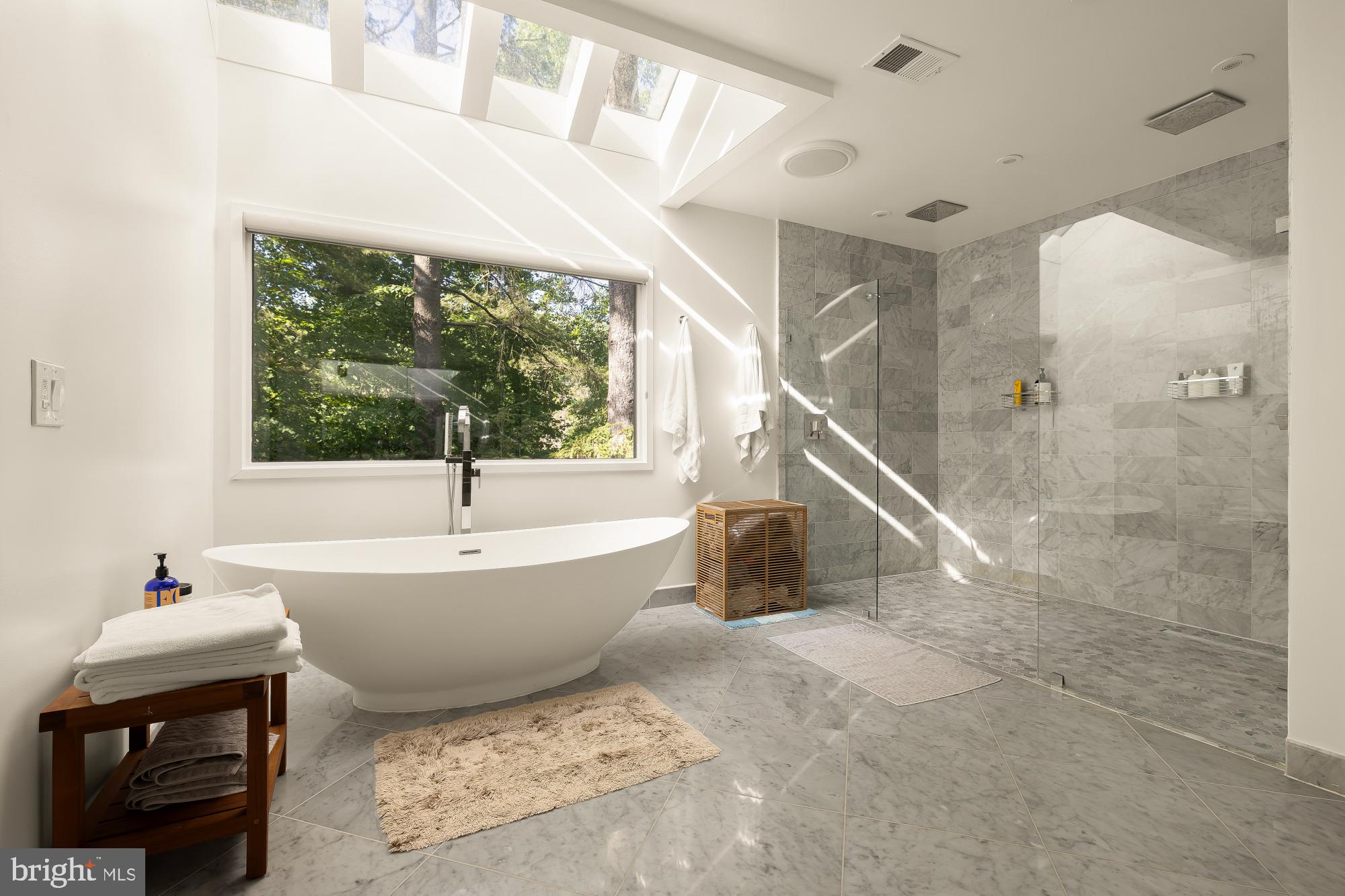 FOREST HILLS - Residential