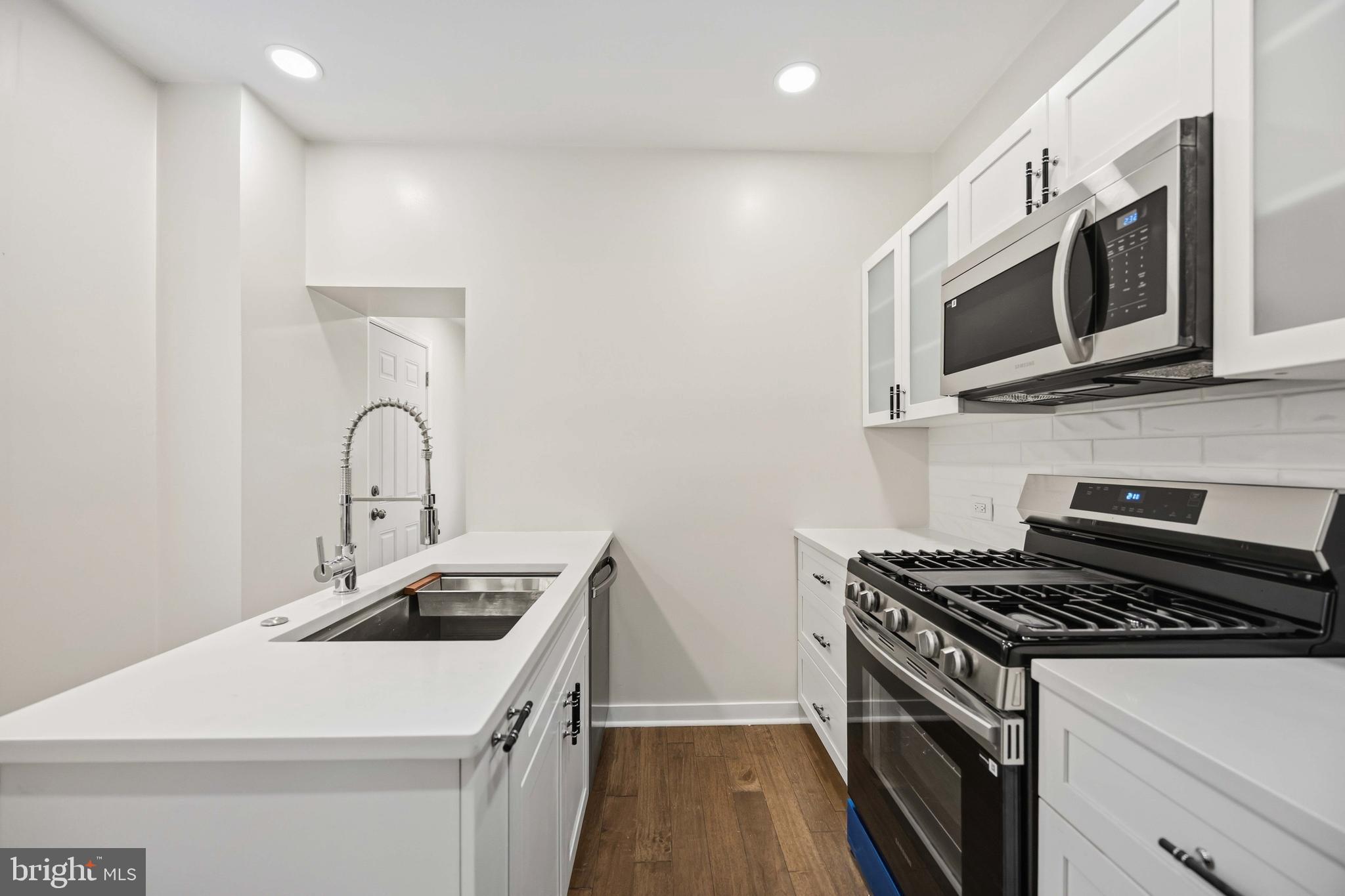 PHILADELPHIA (WEST) - Residential