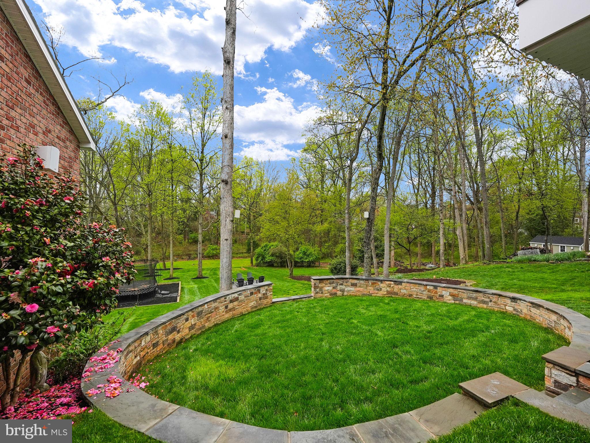 VIENNA WOODS - Residential