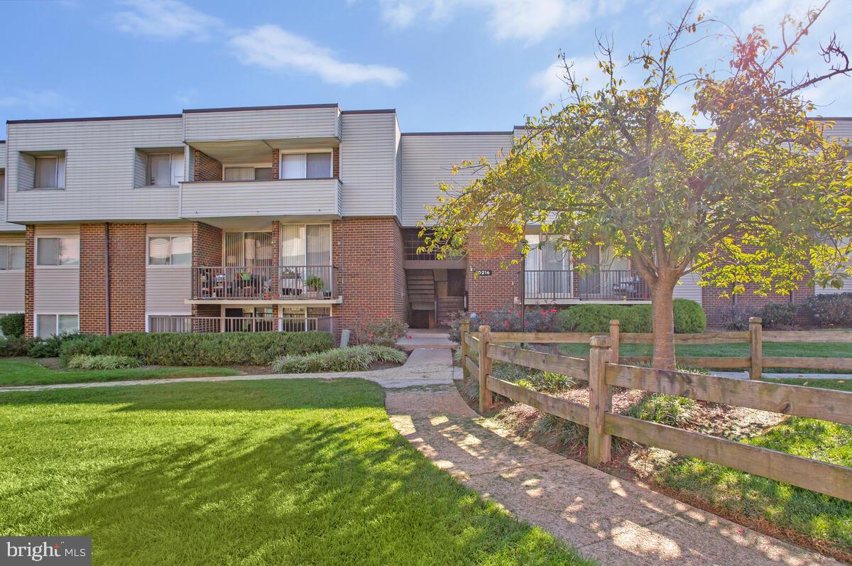 PINES CONDOMINIUM - Residential