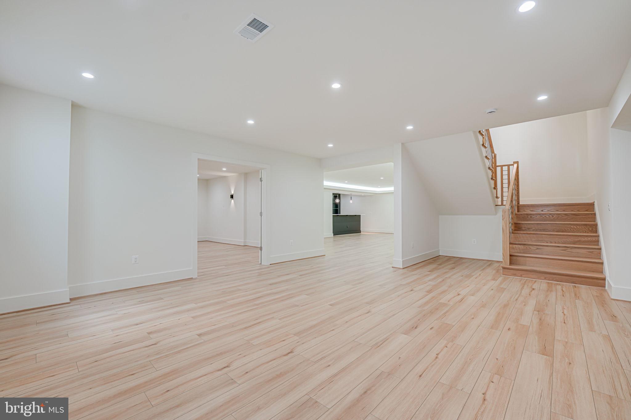 NORTH ARLINGTON - Residential