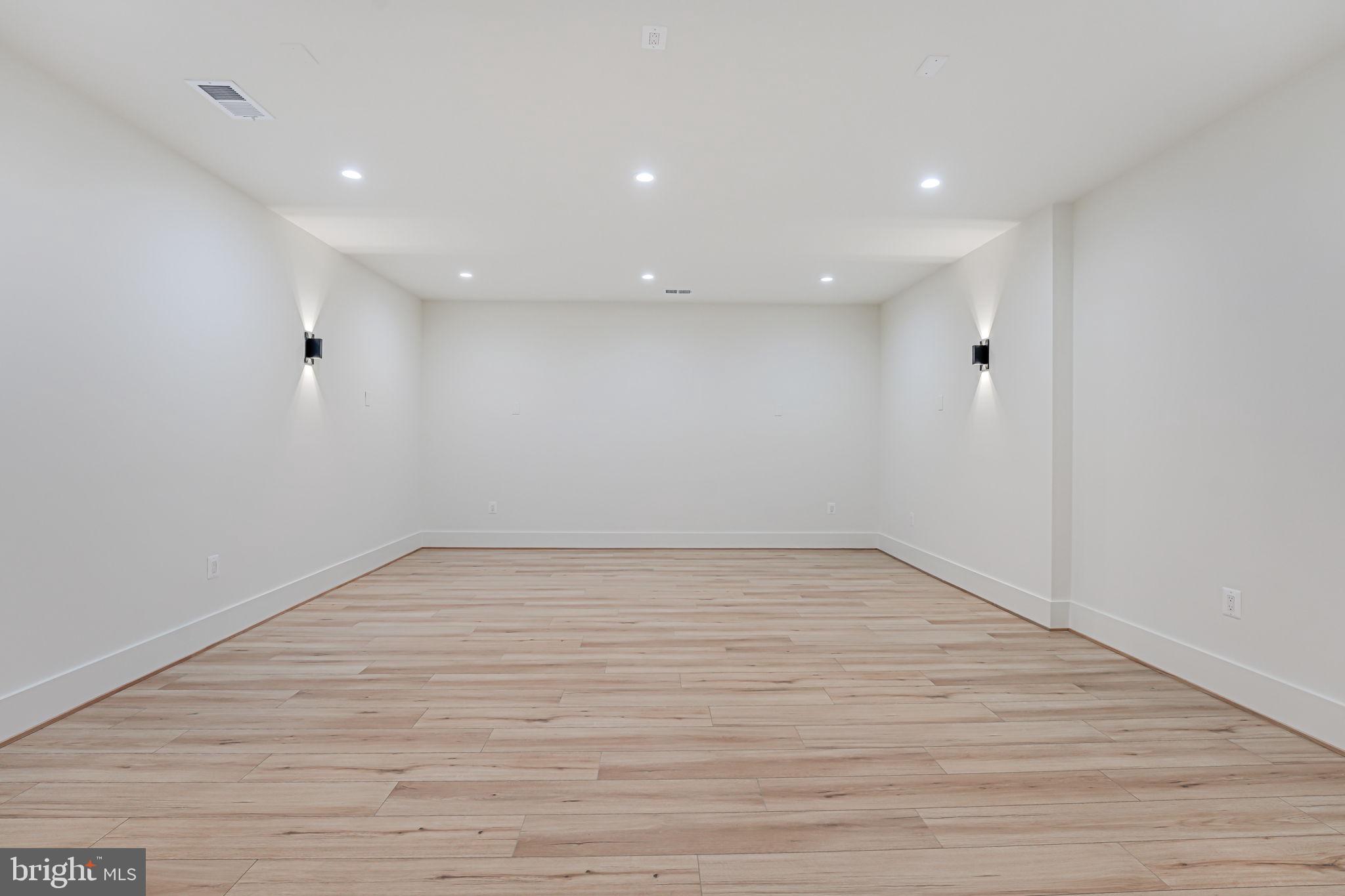 NORTH ARLINGTON - Residential