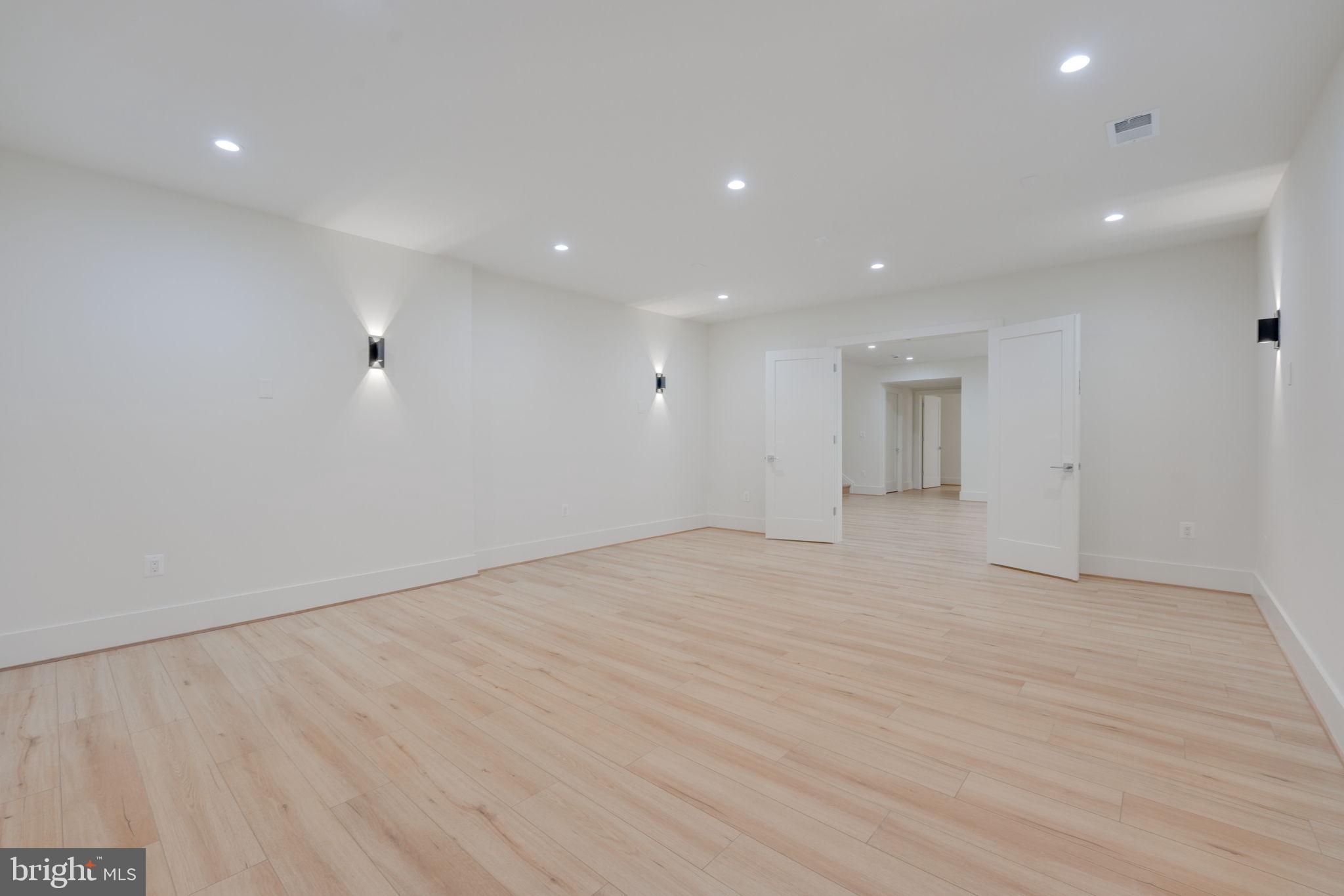 NORTH ARLINGTON - Residential