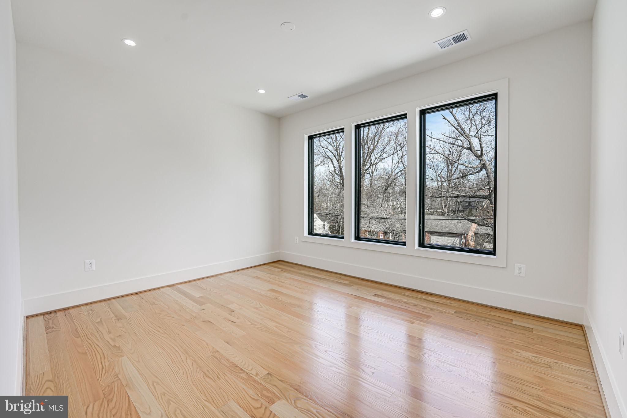 NORTH ARLINGTON - Residential