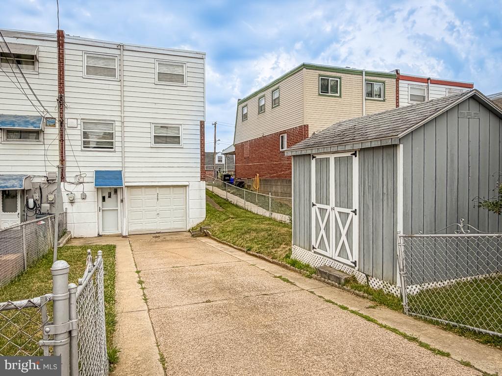 ACADEMY GARDENS - Residential