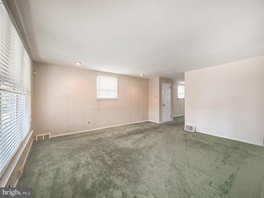 ACADEMY GARDENS - Residential