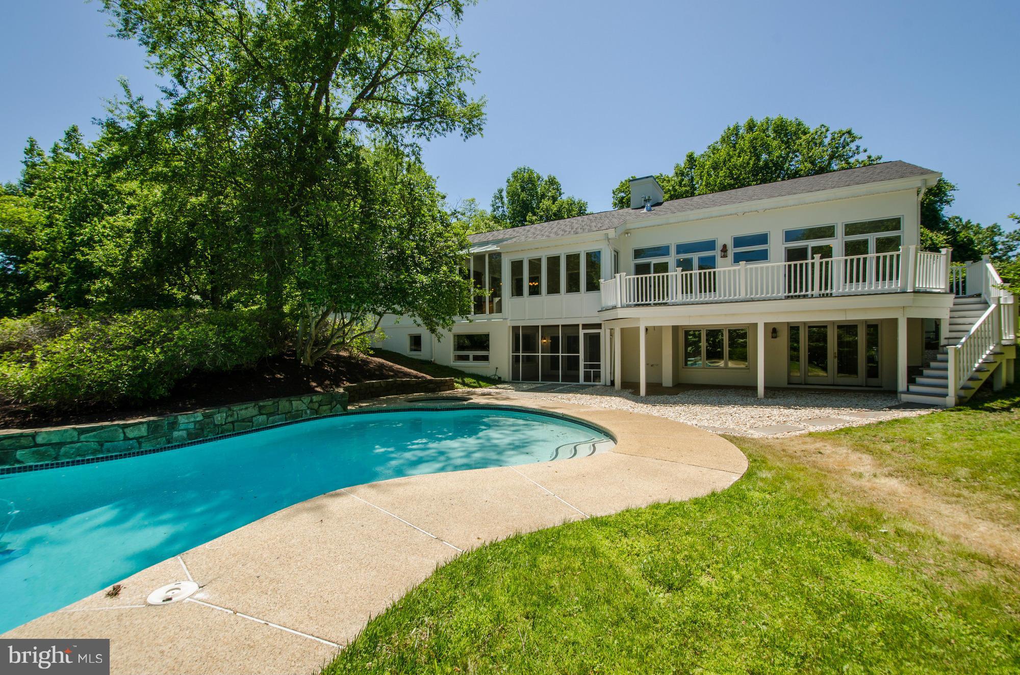 SADDLE RIDGE - Residential