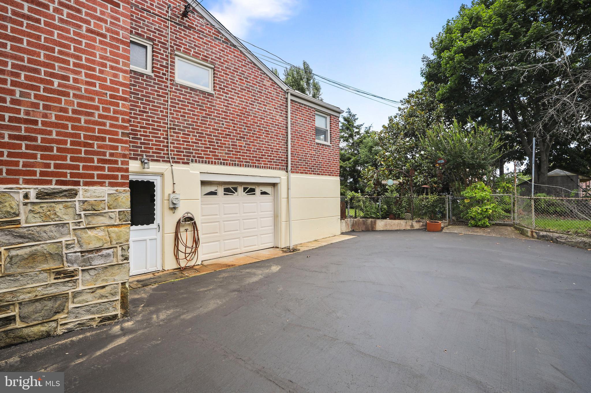 LEXINGTON PARK - Residential