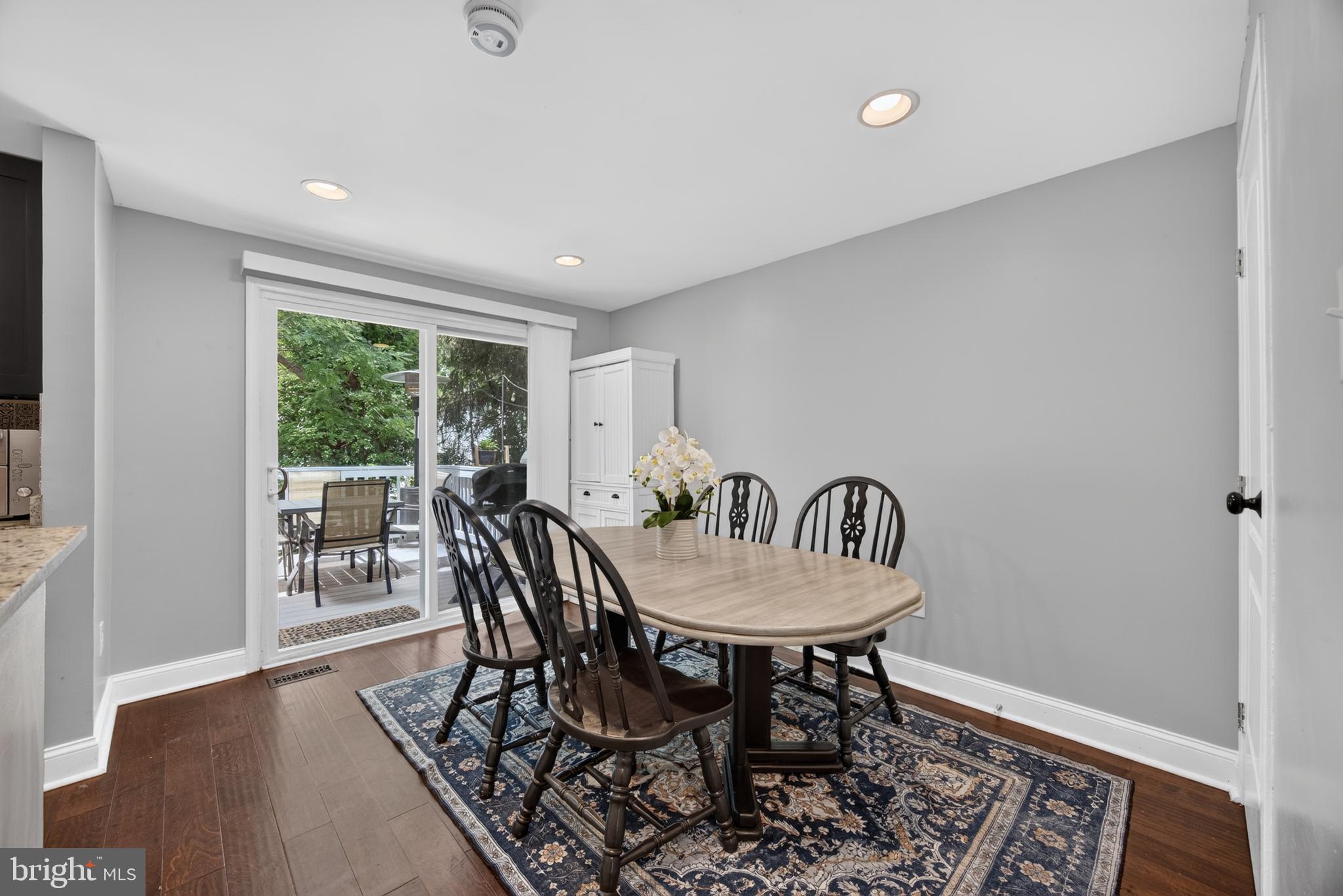LAKEWINDS - Residential