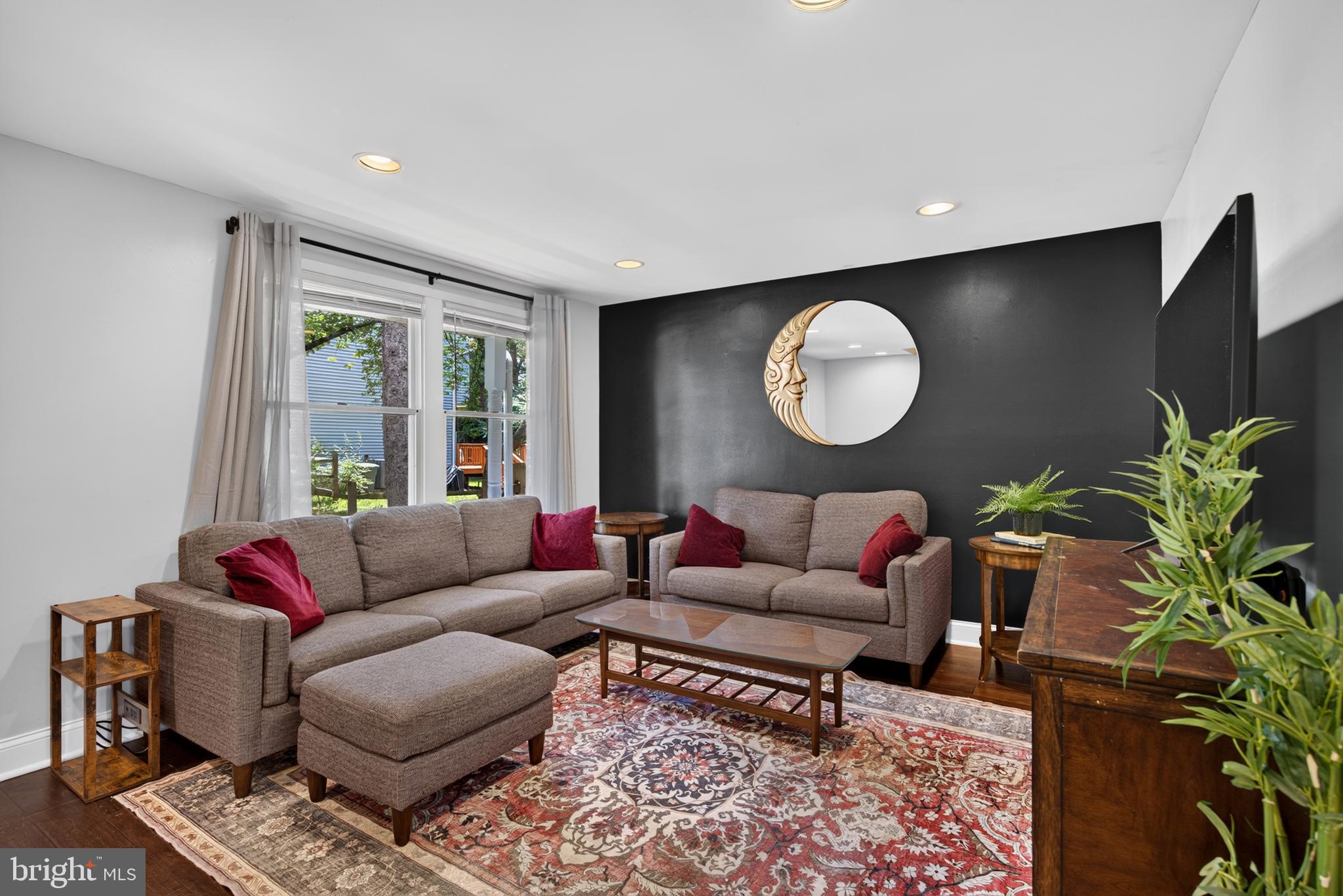 LAKEWINDS - Residential