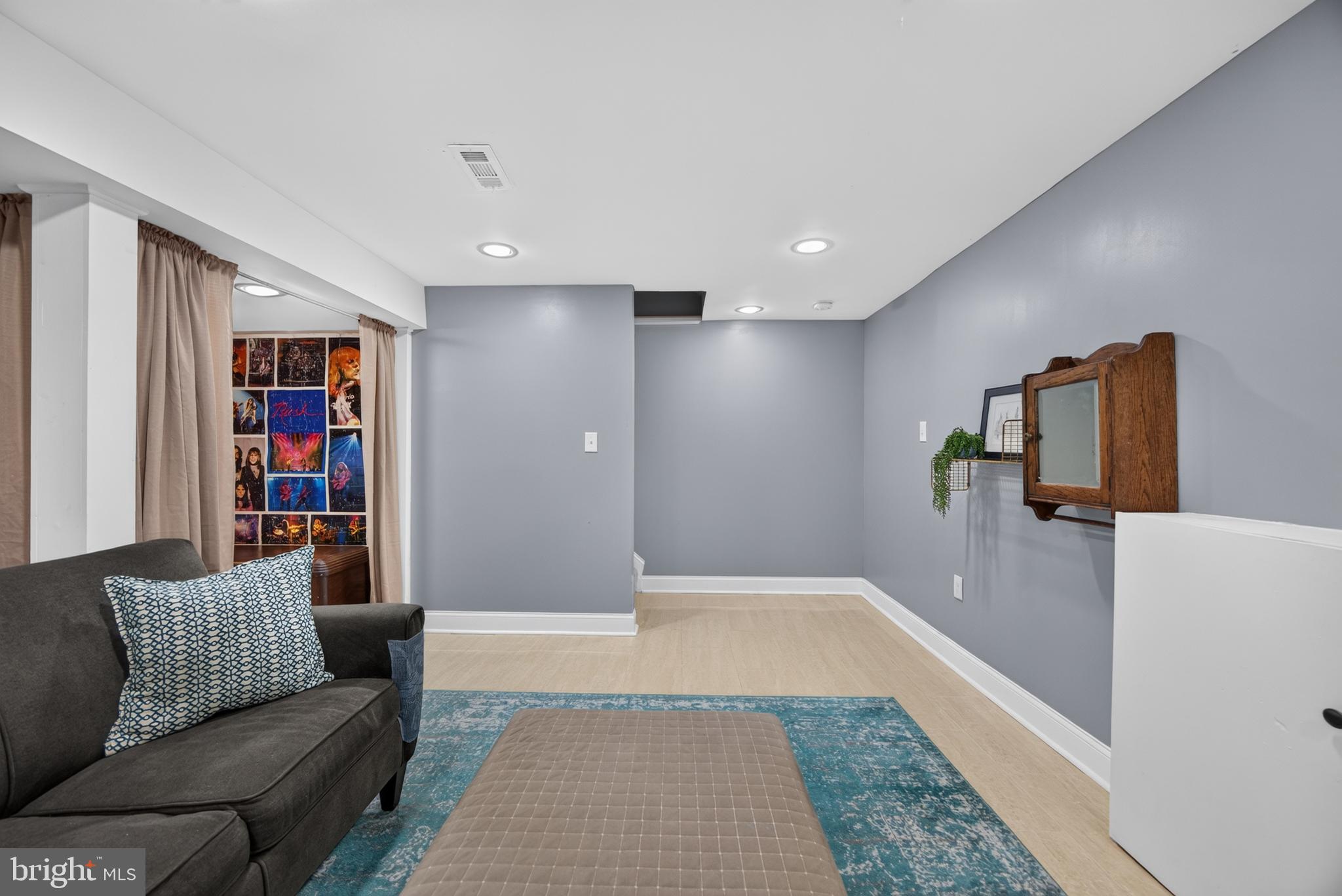 LAKEWINDS - Residential