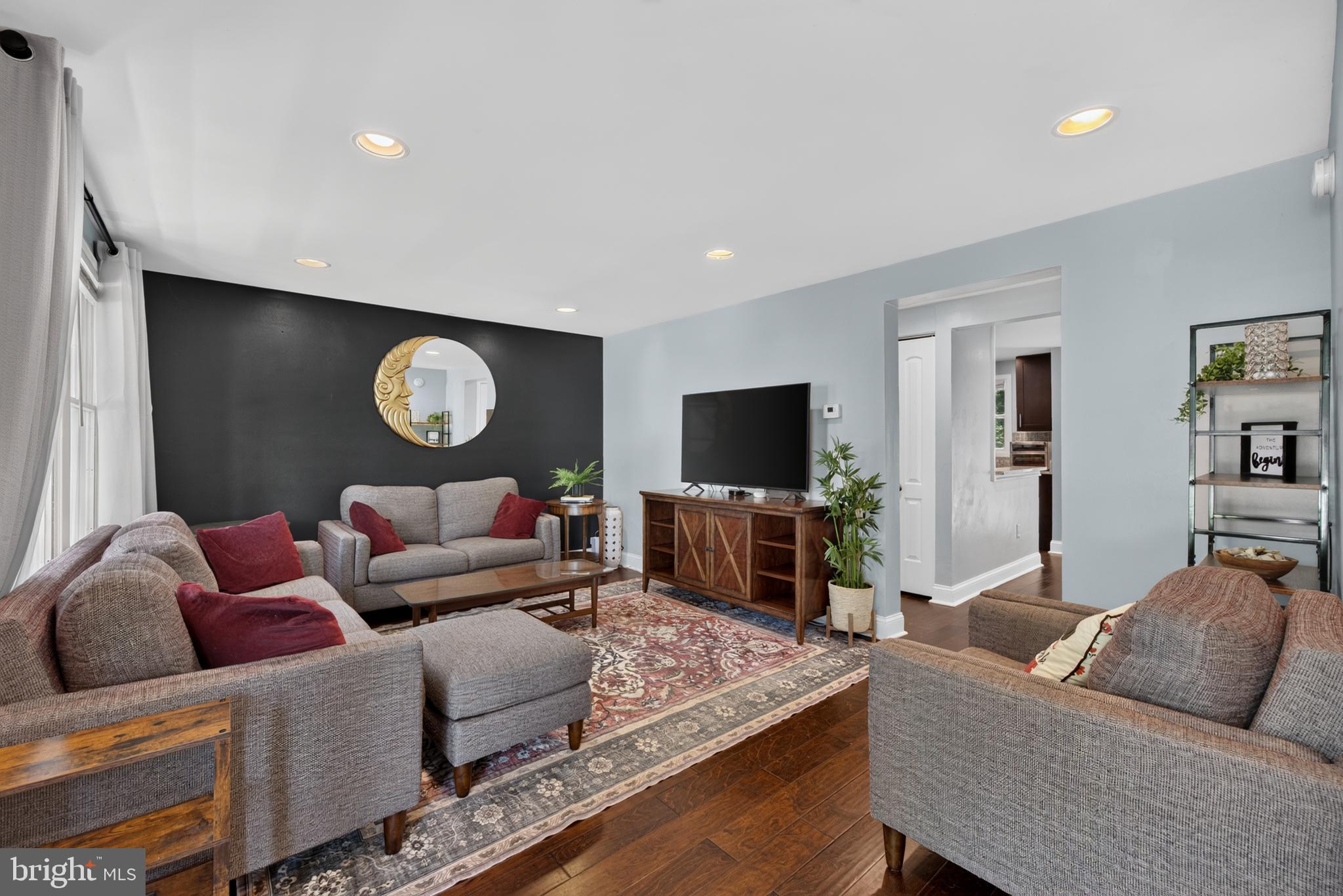 LAKEWINDS - Residential