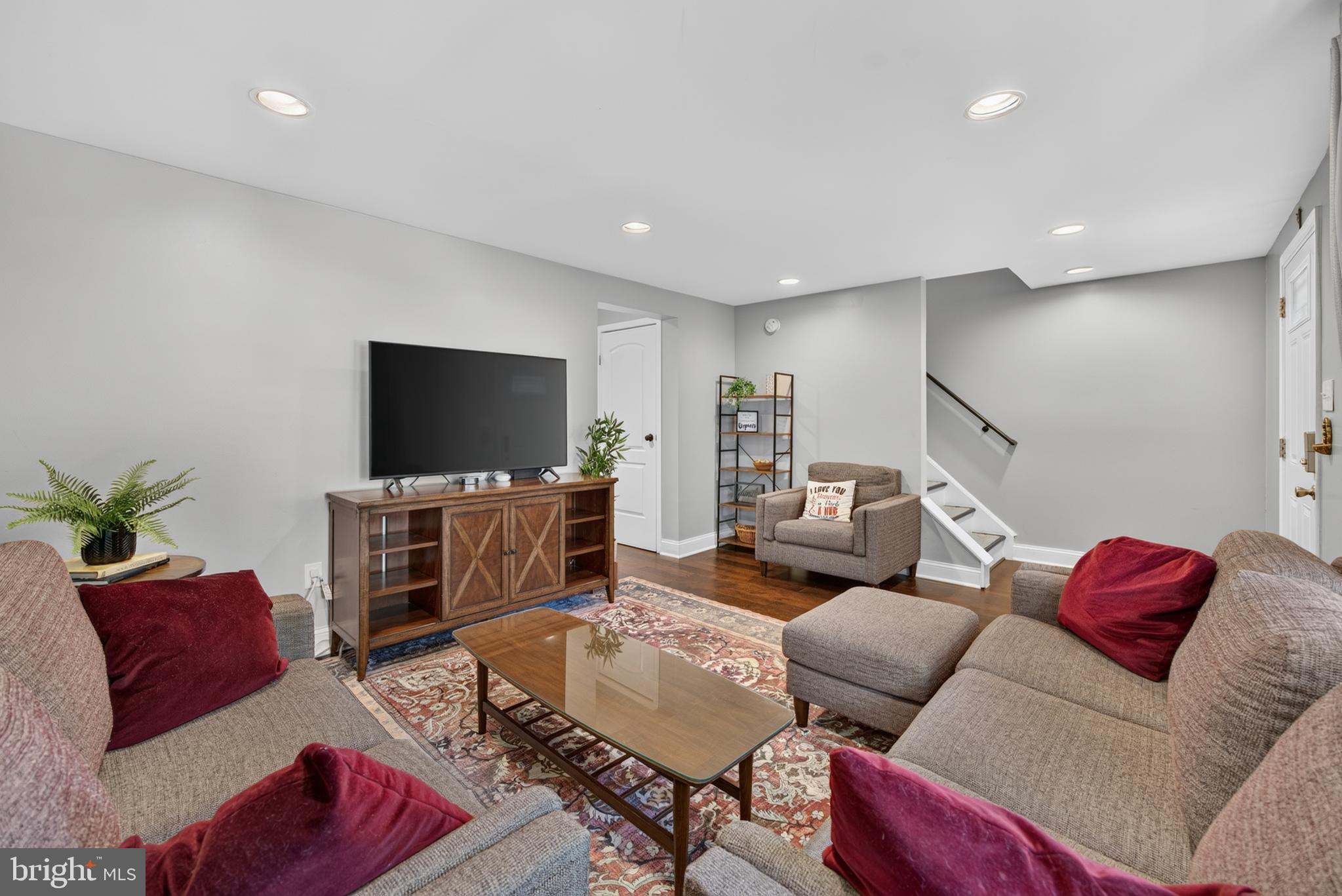 LAKEWINDS - Residential