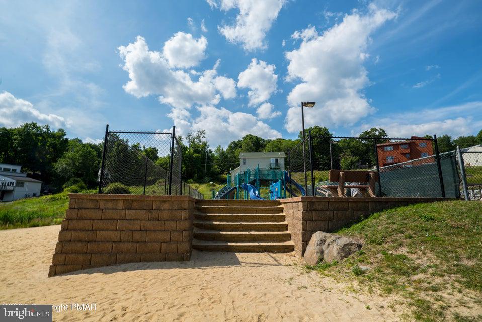 SAW CREEK ESTATES - Residential