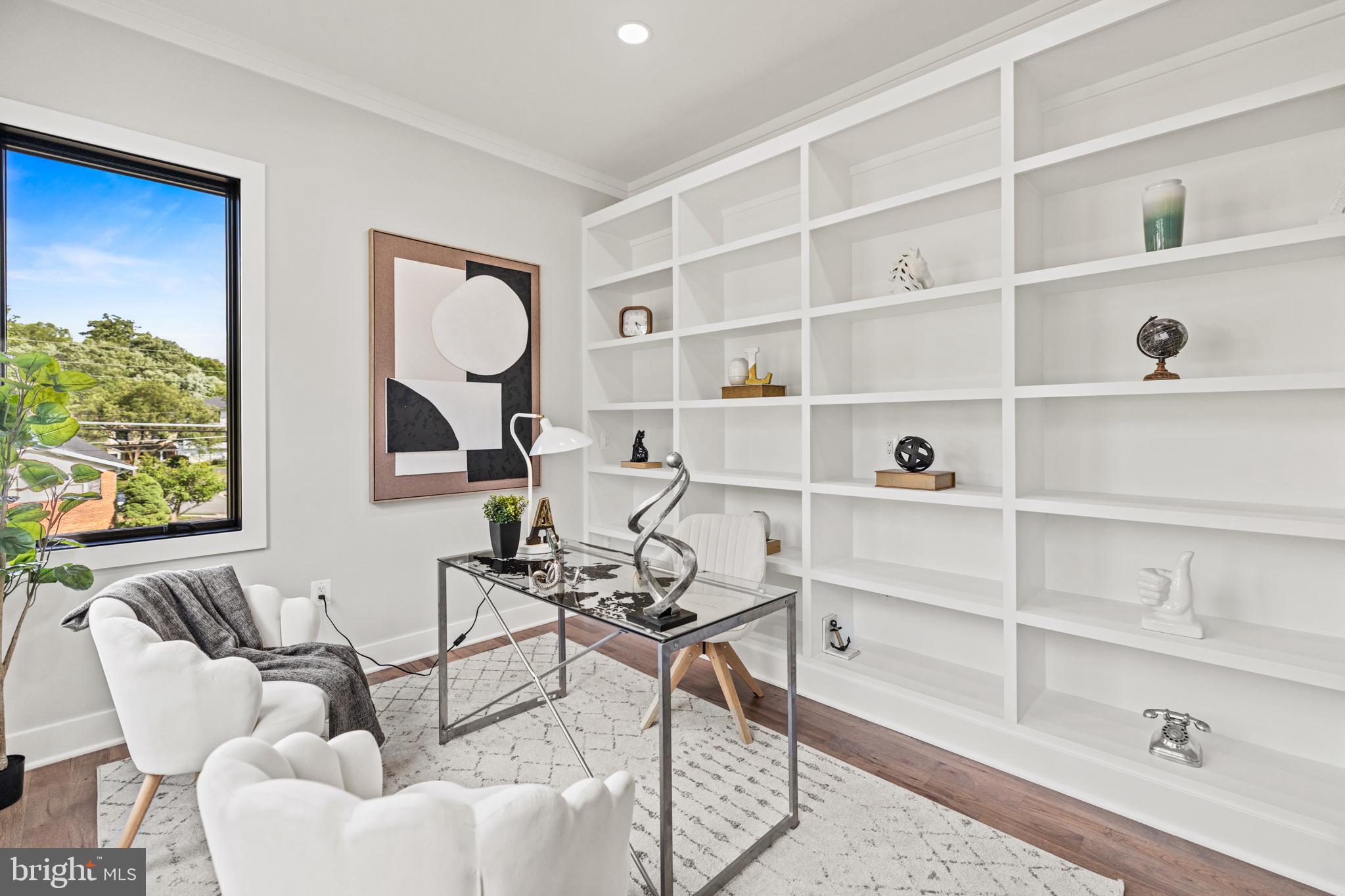 VIENNA WOODS - Residential