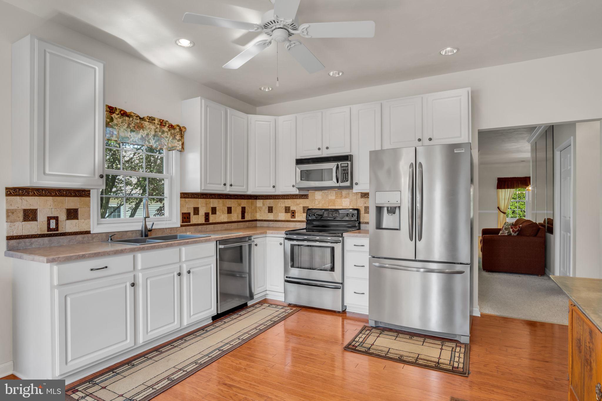 NORTH POINTE CONDOS - Residential