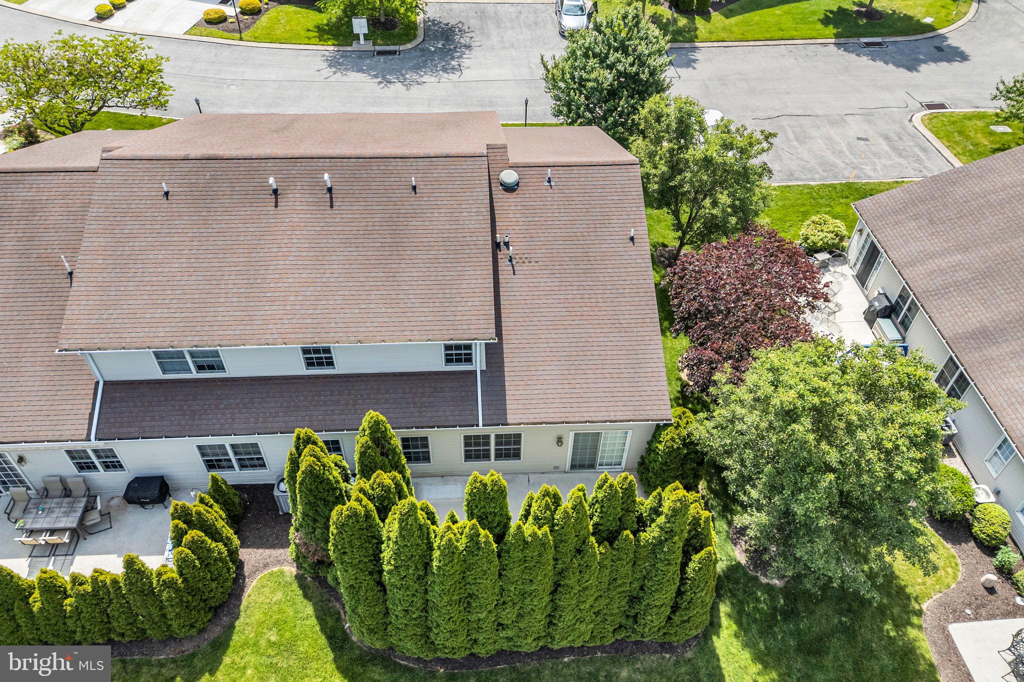 NORTH POINTE CONDOS - Residential