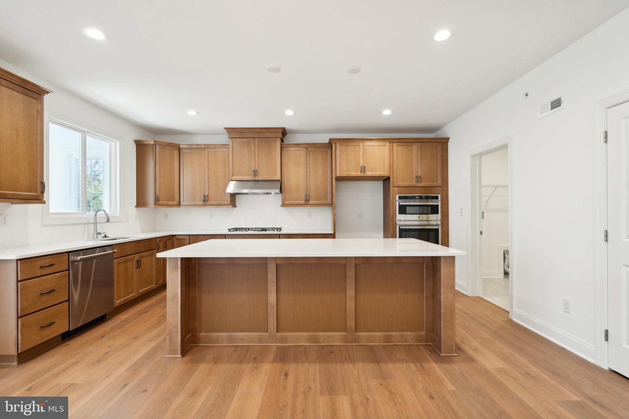STRAWBERRY HILLS - Residential