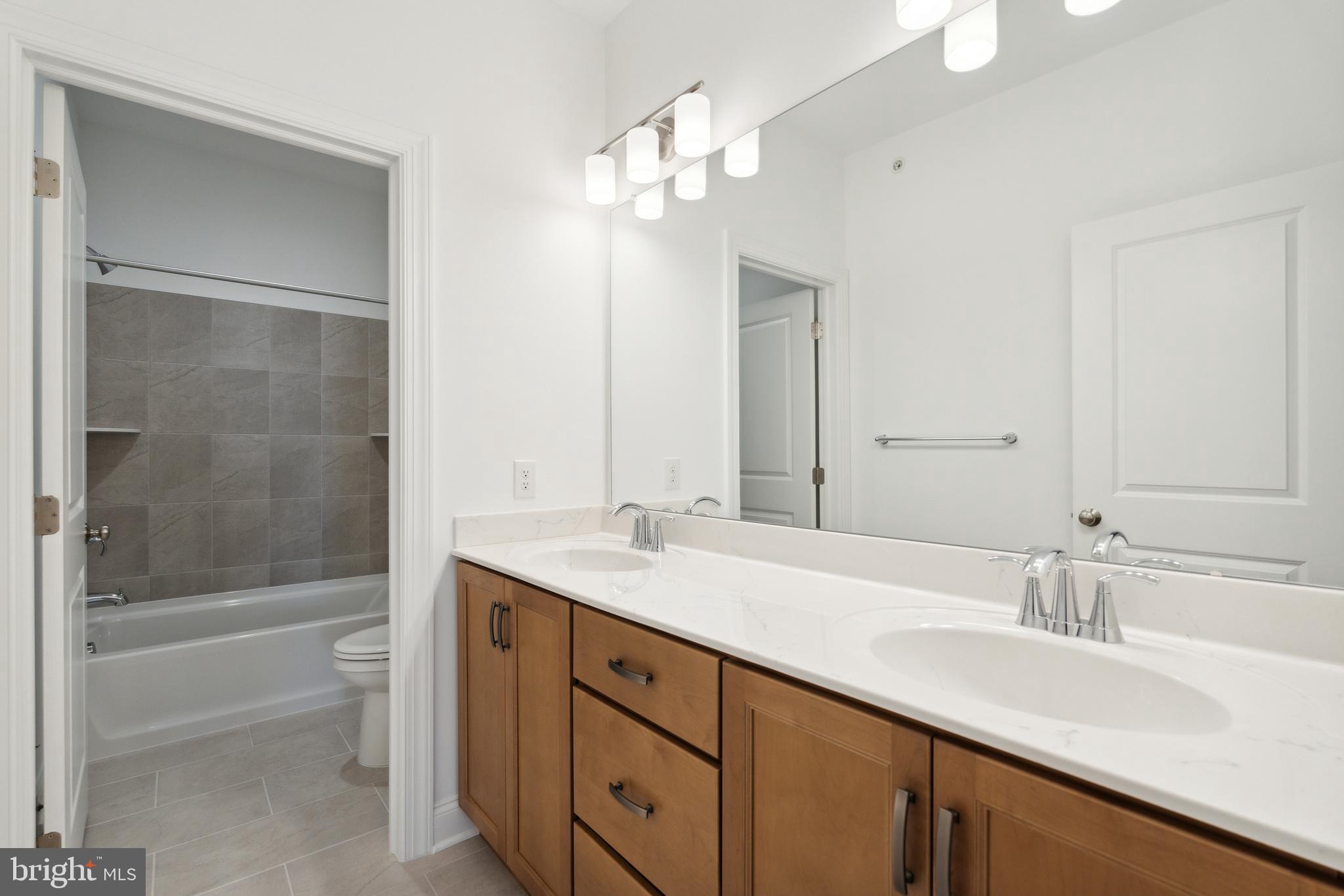 STRAWBERRY HILLS - Residential