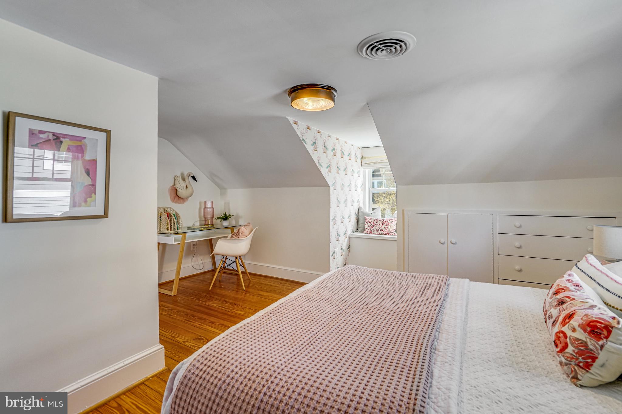 ADDISON HEIGHTS - Residential