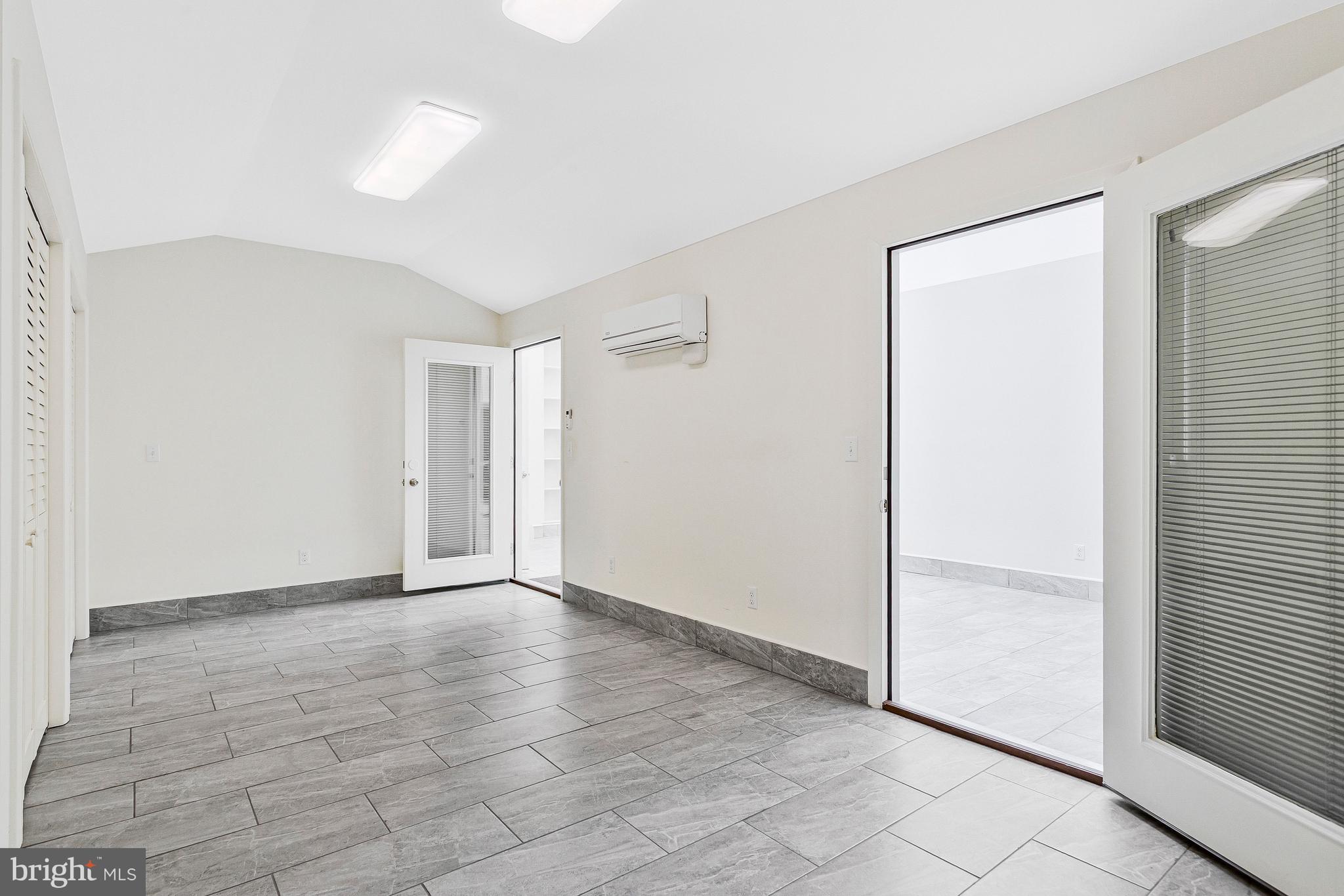 HILLSMERE ESTATES - Residential