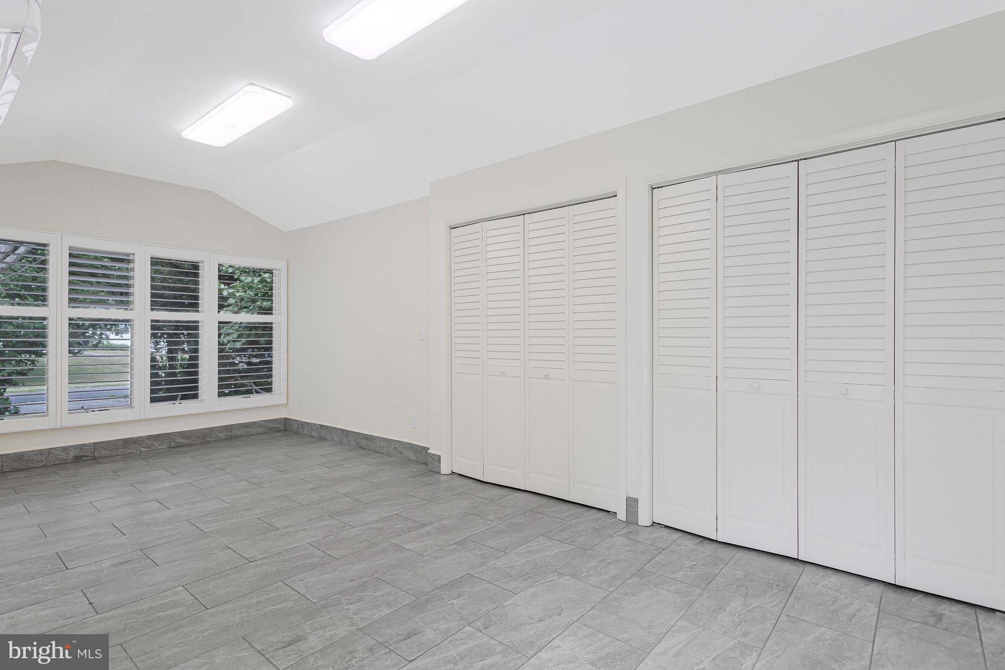HILLSMERE ESTATES - Residential
