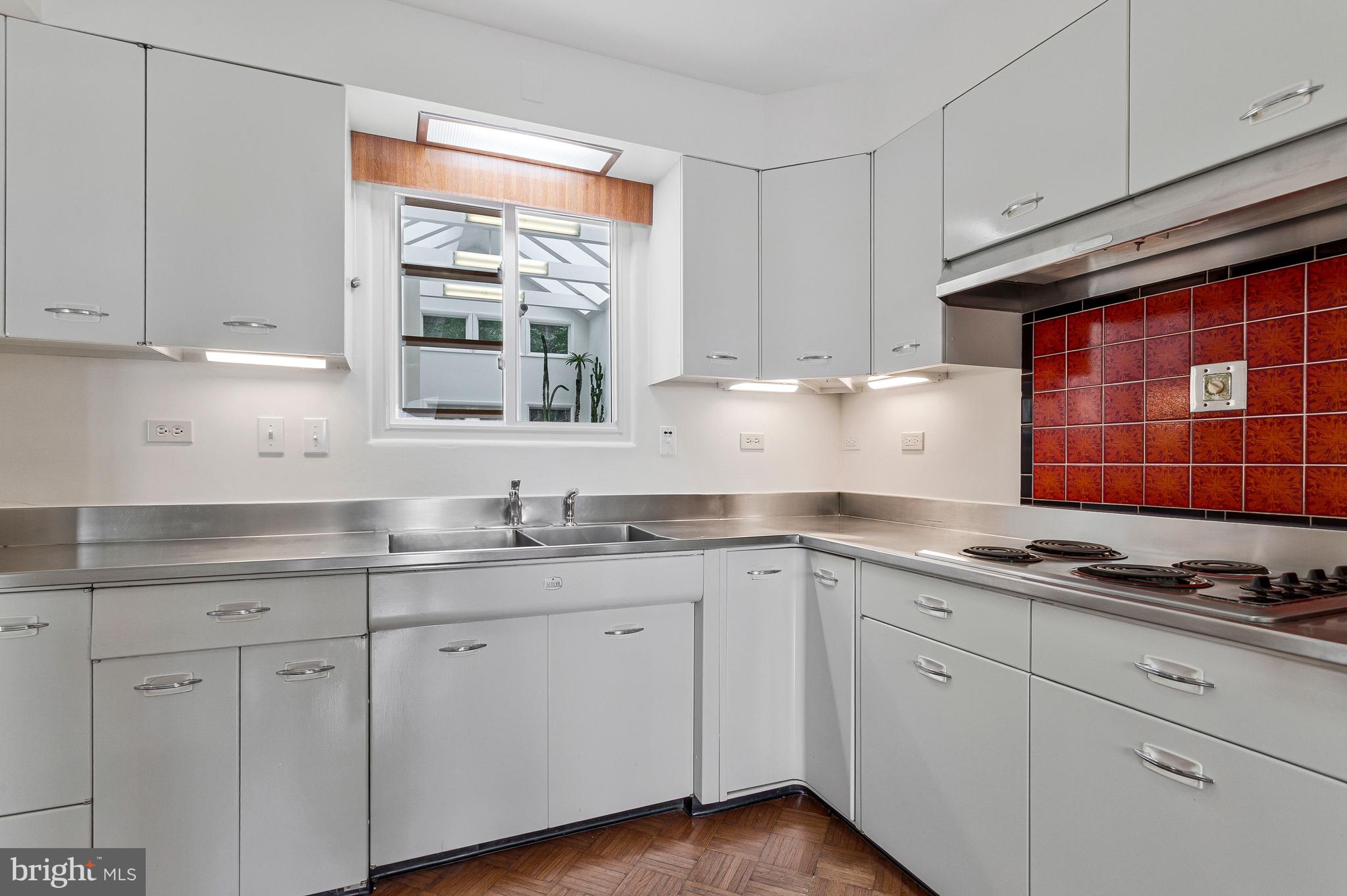 HILLSMERE ESTATES - Residential