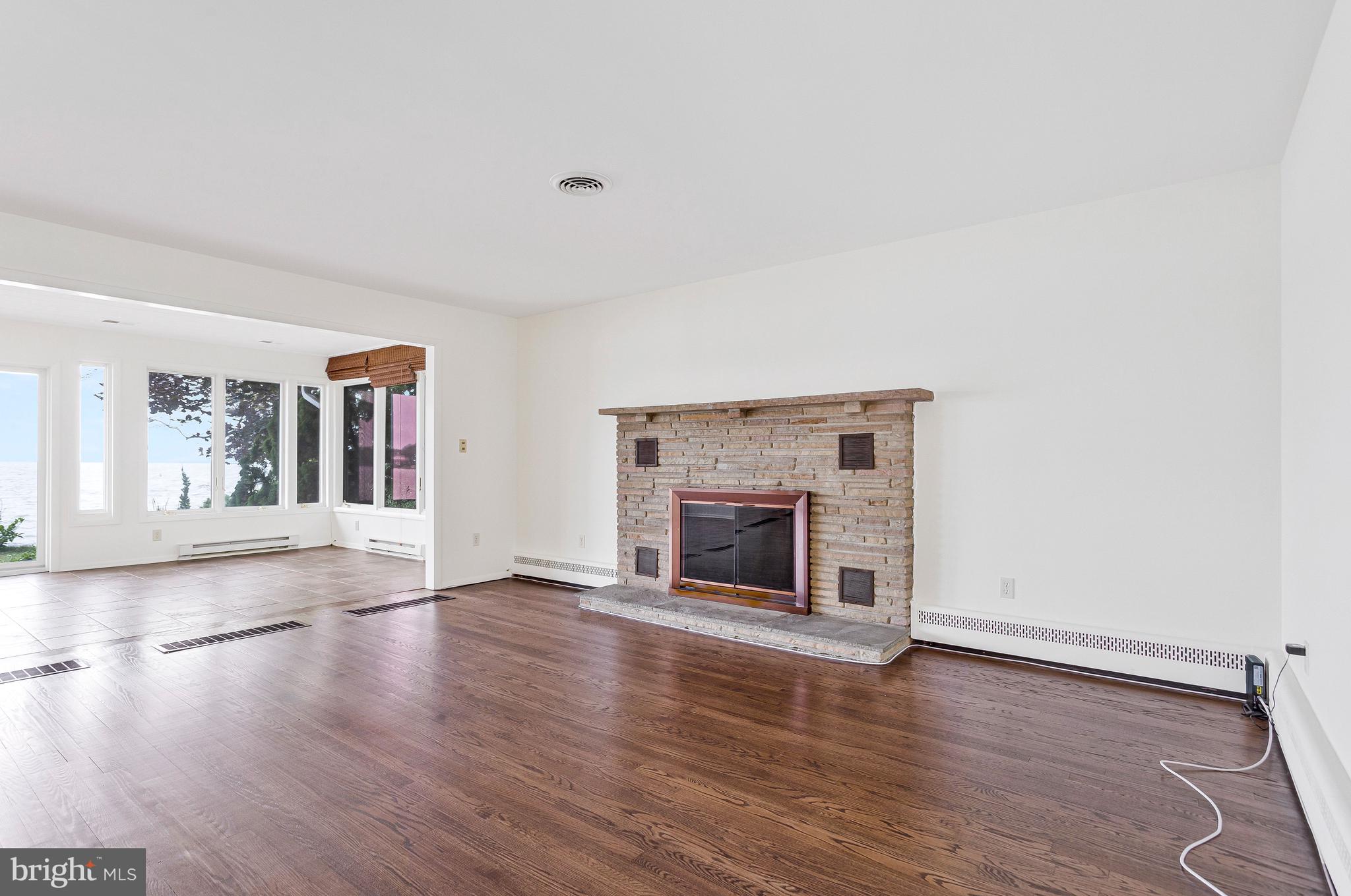 HILLSMERE ESTATES - Residential